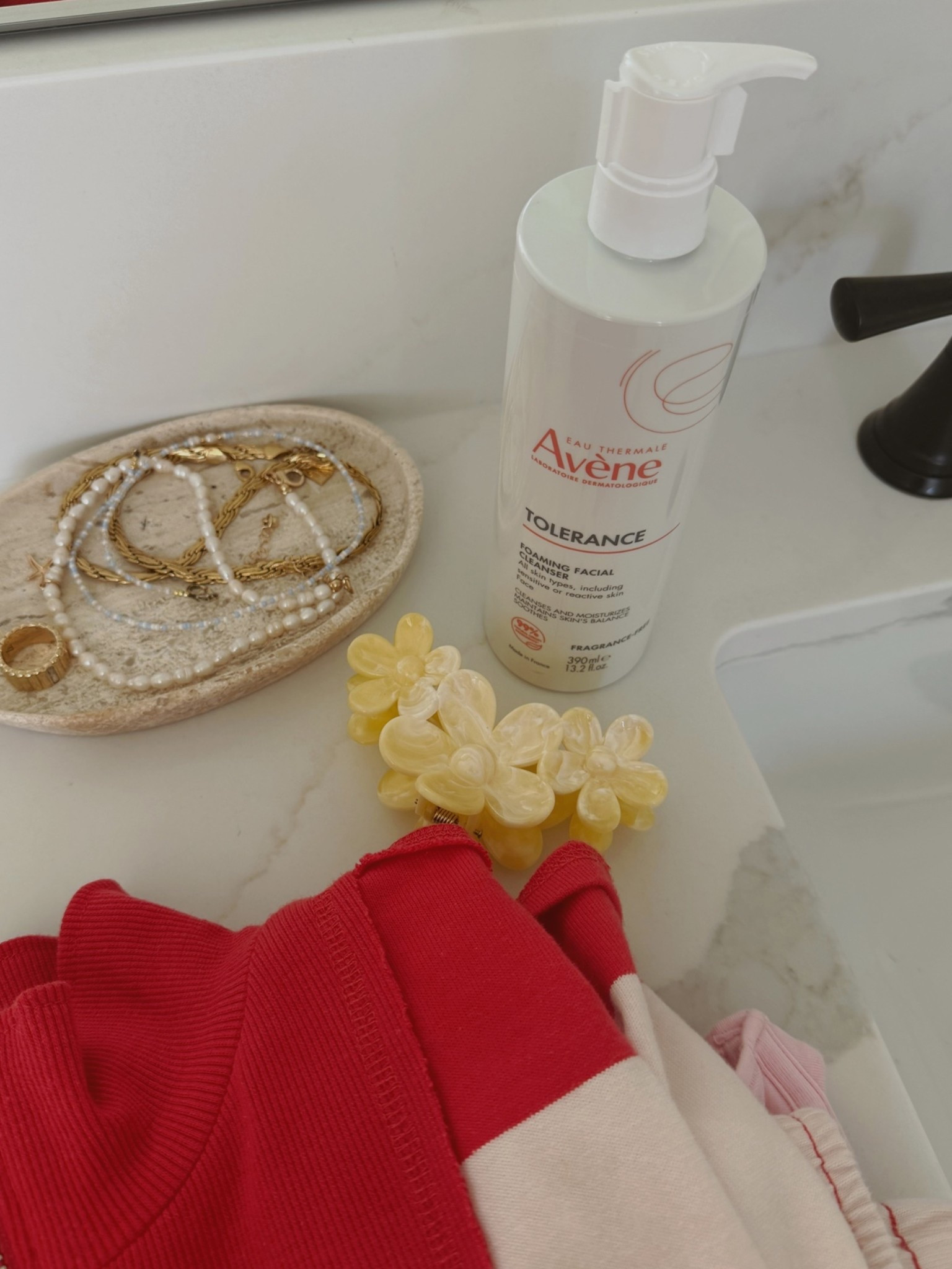 #ad A reminder that self-care doesn’t have to be complicated. My sensitive skin girlies, this one’s for you! Mine looks like stopping by @Target  after a workout, washing my face with the @aveneusa Tolérance Foaming Facial Cleanser, making a matcha, and slowing down for a few minutes before jumping back into mom life. 🤍  #targetpartner #sensitiveskin #liketkit