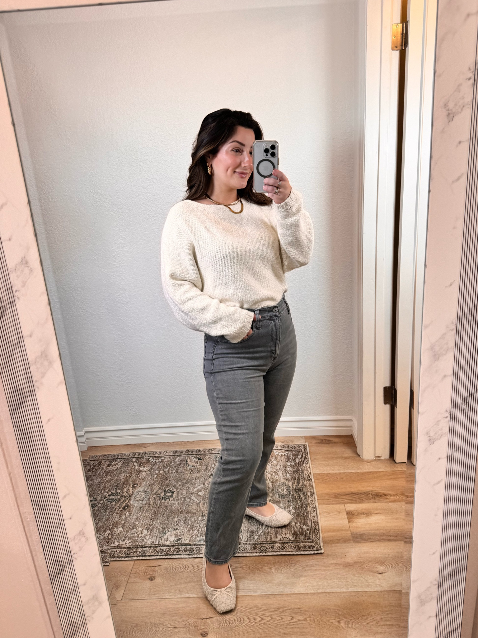 Abercrombie favorites!!! On sale this weekend only!
Sweater: xxs/xs white
Jeans: grey 28 short

#abercrombiepartner

#LTKfindsunder50 #LTKsalealert #LTKstyletip
