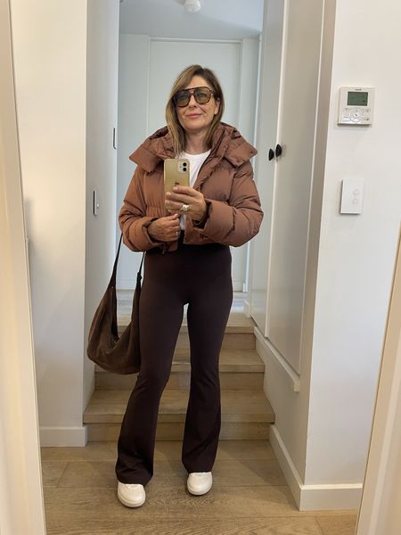 It’s never too early to plan your winter wardrobe! I’m loving all tones of brown at the moment so I’ll building a wardrobe and shopping accordingly. Here’s my picks @lululemon which will slide straight into my current wardrobe! 
Shop my picks here 👇
