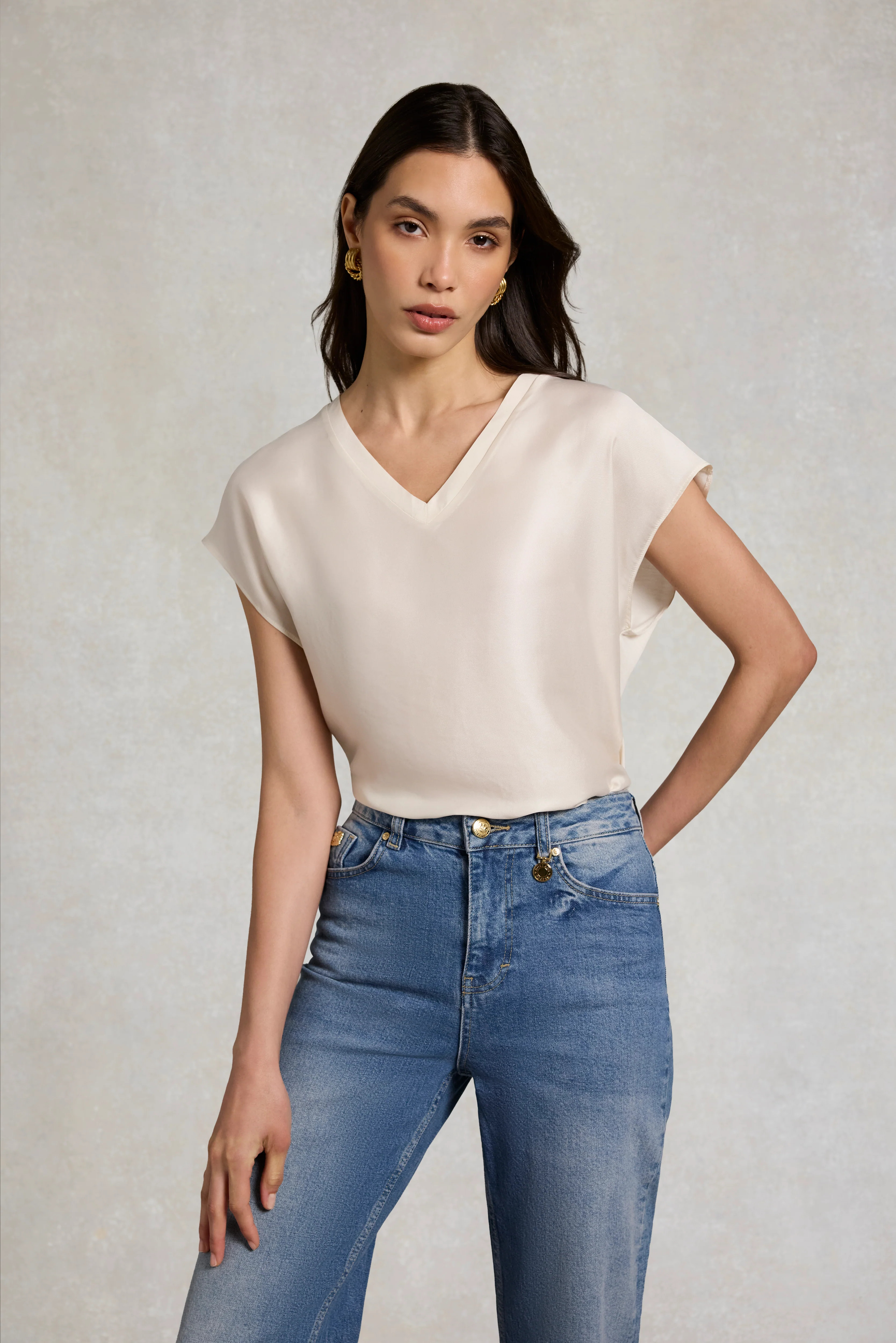 Mila V Neck Top (Natural) | Holland Cooper