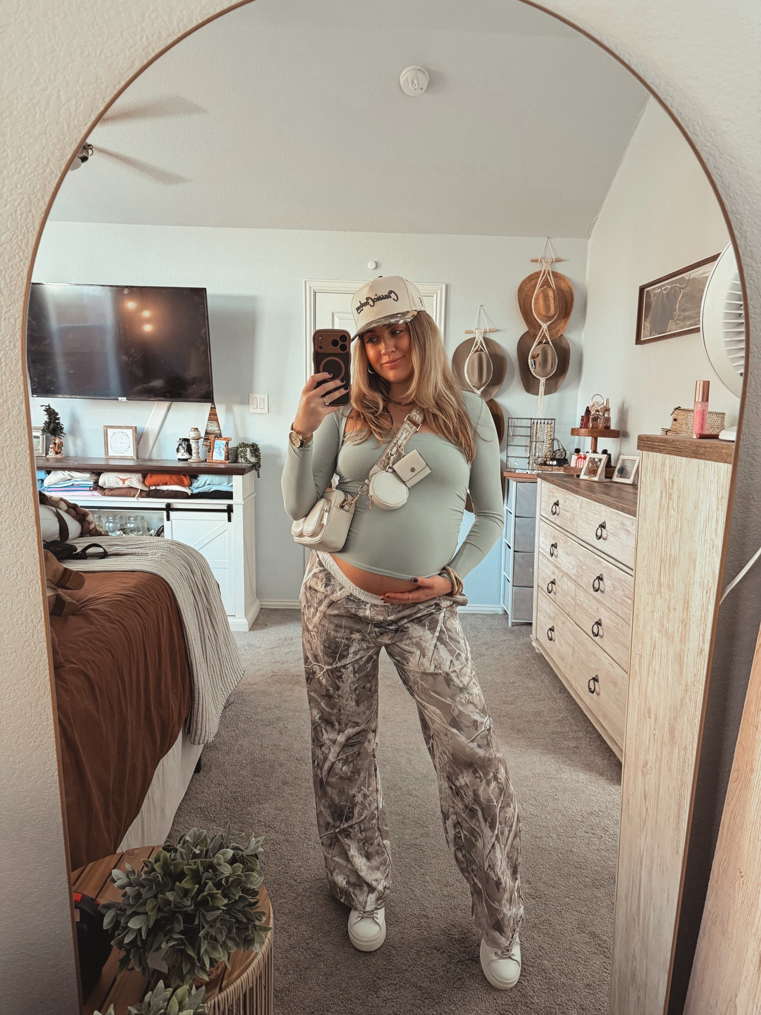 Loungewear. Travel outfit. Camo outfit inspo. Maternity fashion. Sweatpants. Casual comfy  

#LTKootd #LTKFindsUnder100 #LTKBump