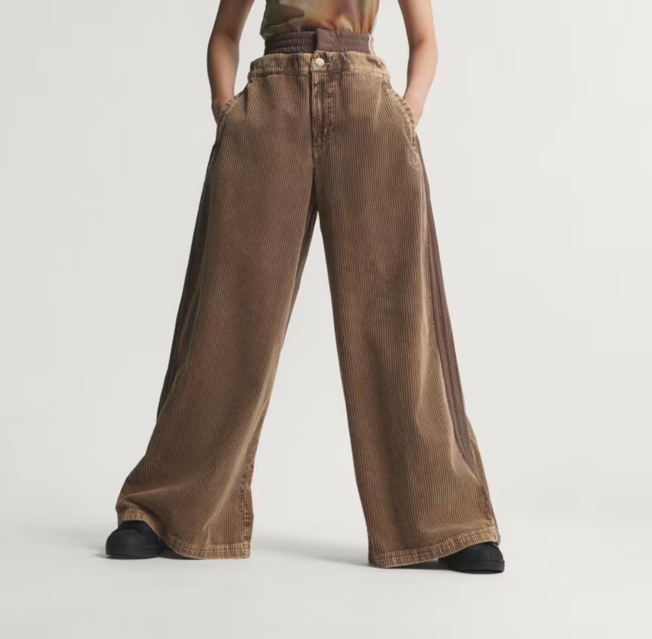 This Adidas corduroy set is one of those outfits you just feel good in. I linked them here for anyone who’s been asking.