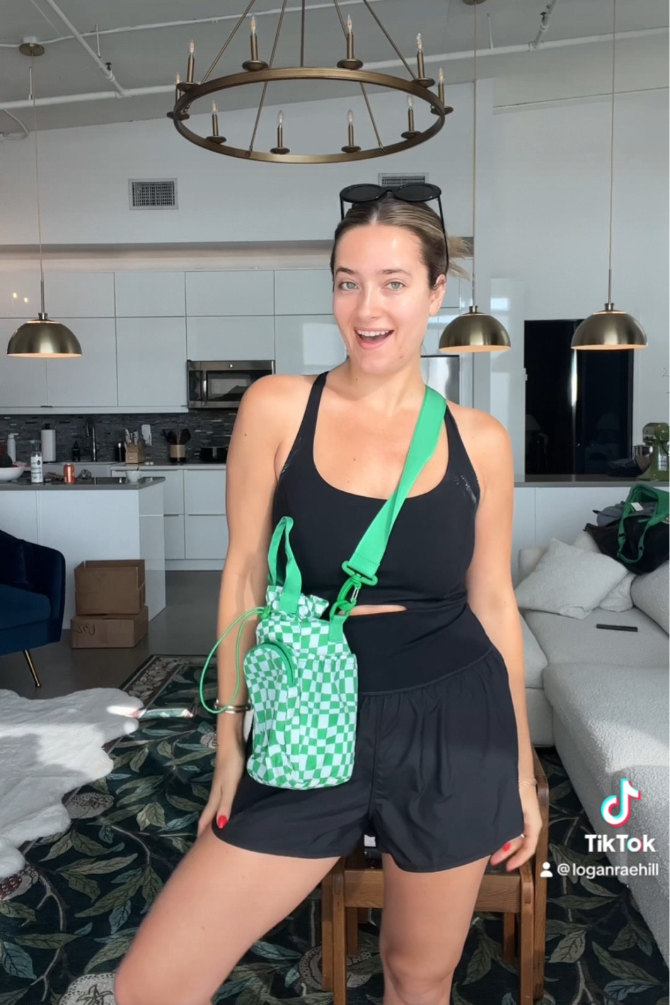 I’m wearing a size medium in the Free People, onesie, a size medium in the skims pants, a size small in the skims top
