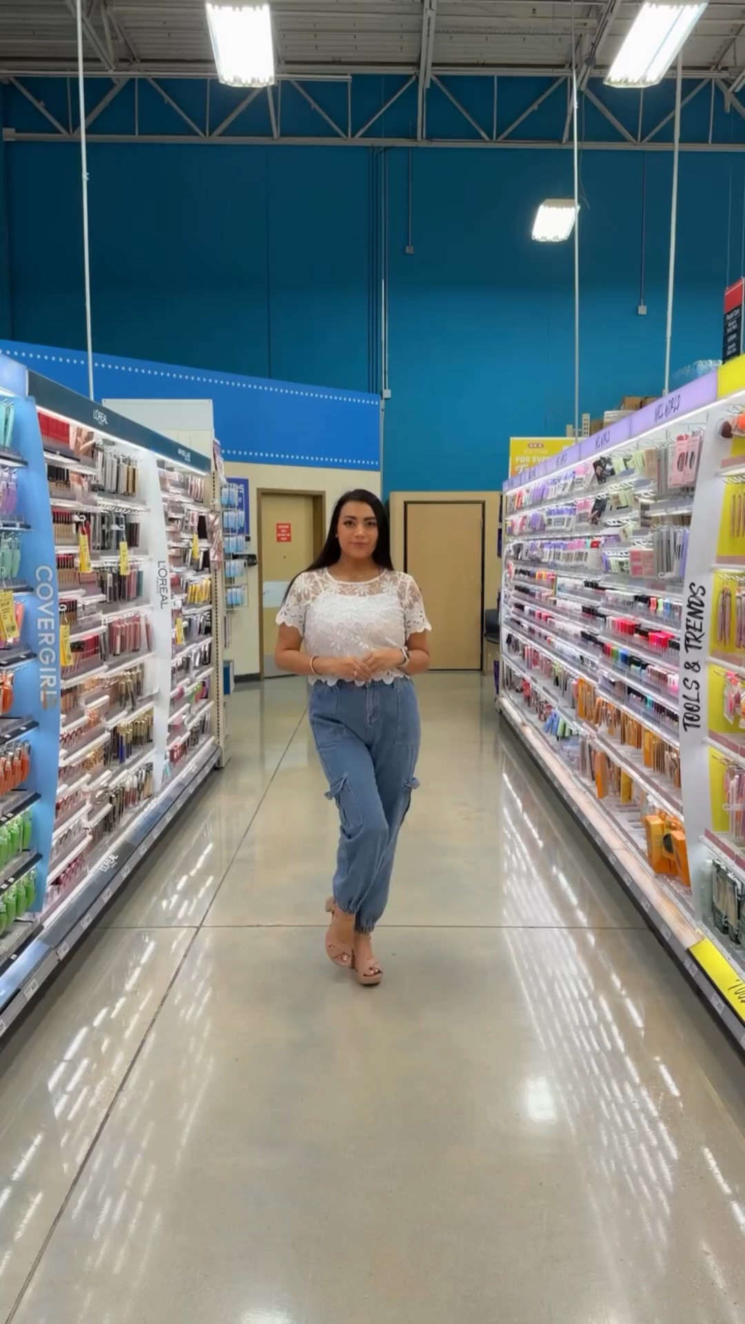 Cuando amas tanto la pasarela que practicas… literalmente en cualquier lugar. 👑

Hoy tocó en @heb …
y de paso compré uno de mis favoritos:
@elfcosmetics  Power Grip Primer + 4% Niacinamide

Porque la confianza también se entrena en lugares random. ✨

Runway Everywhere · Episode 1

#RunwayEverywhere #PageantLife #ModelWalk #Confidence #MainCharacterEnergy