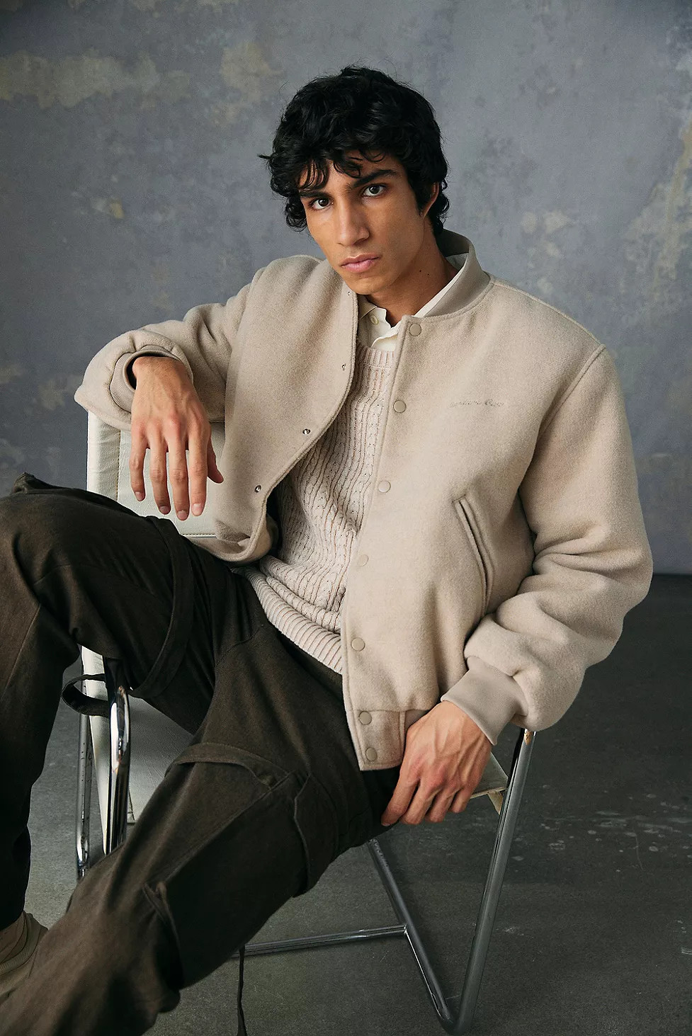 Standard Cloth – College-Jacke in Beige aus Kunstwolle | Urban Outfitters (EU)