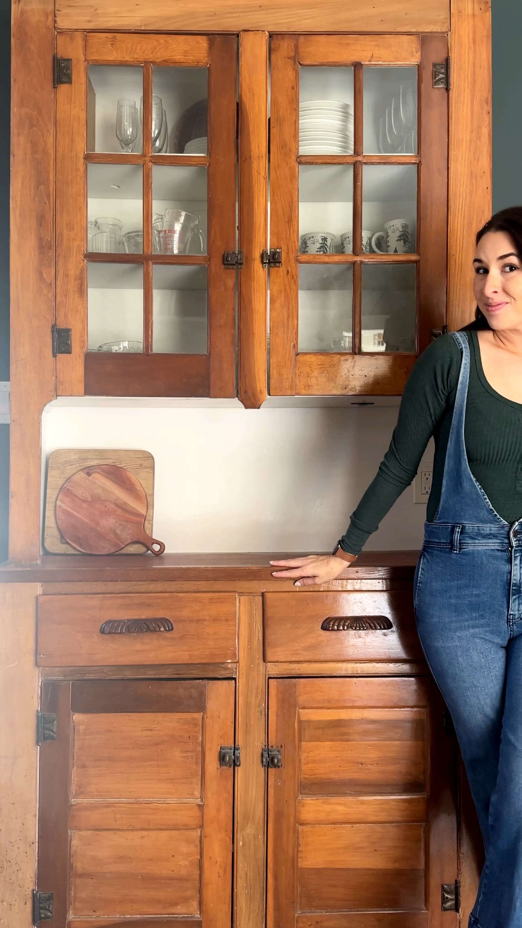 A mini makeover for the built in! Love love love this wallpaper💕

#LTKFindsUnder50 #LTKHome #LTKFindsUnder100