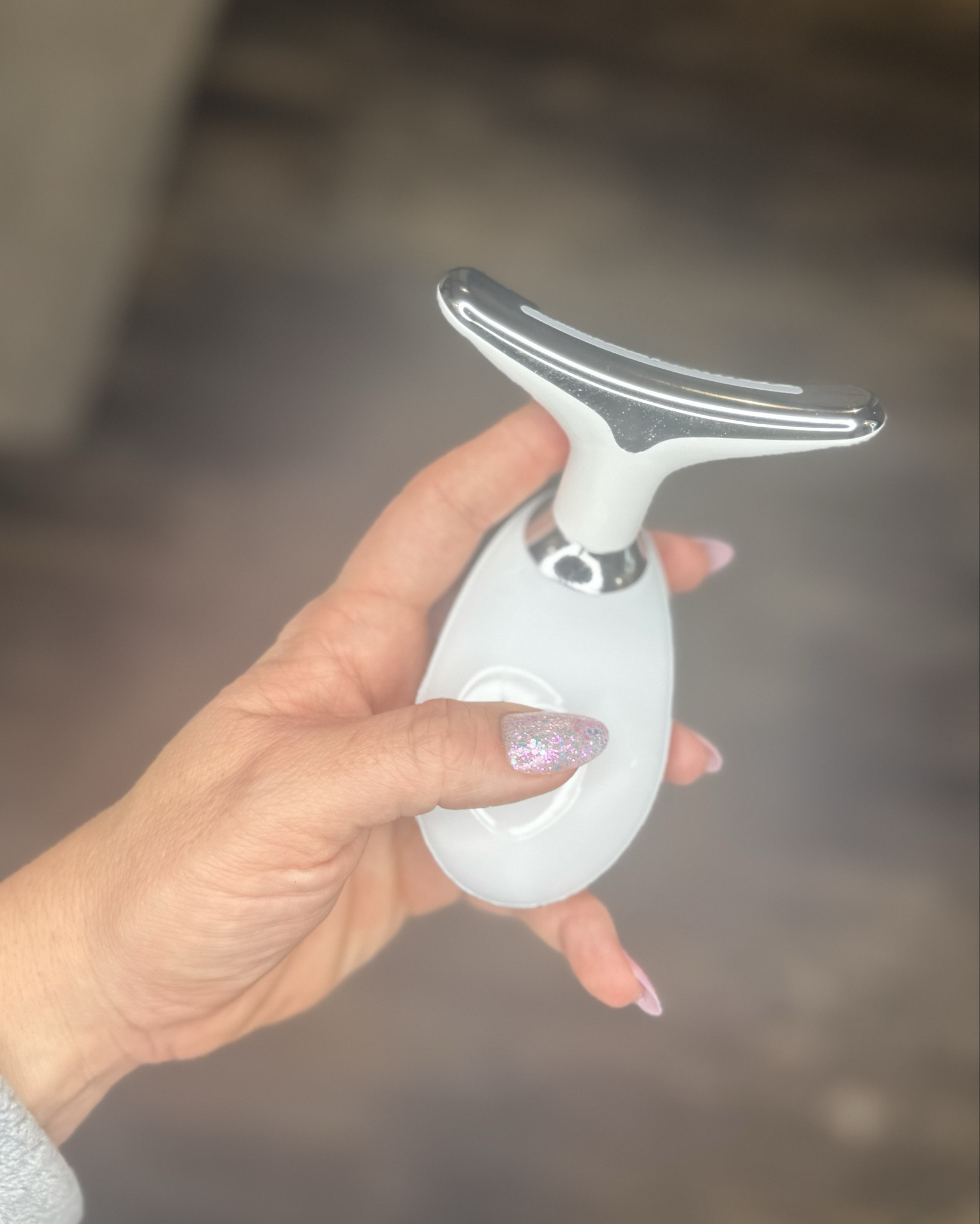 Facial Massage Tool 🌟 Great for lymphatic drainage, reducing puffiness, sculpting your jawline, and more! 

#LTKBeauty