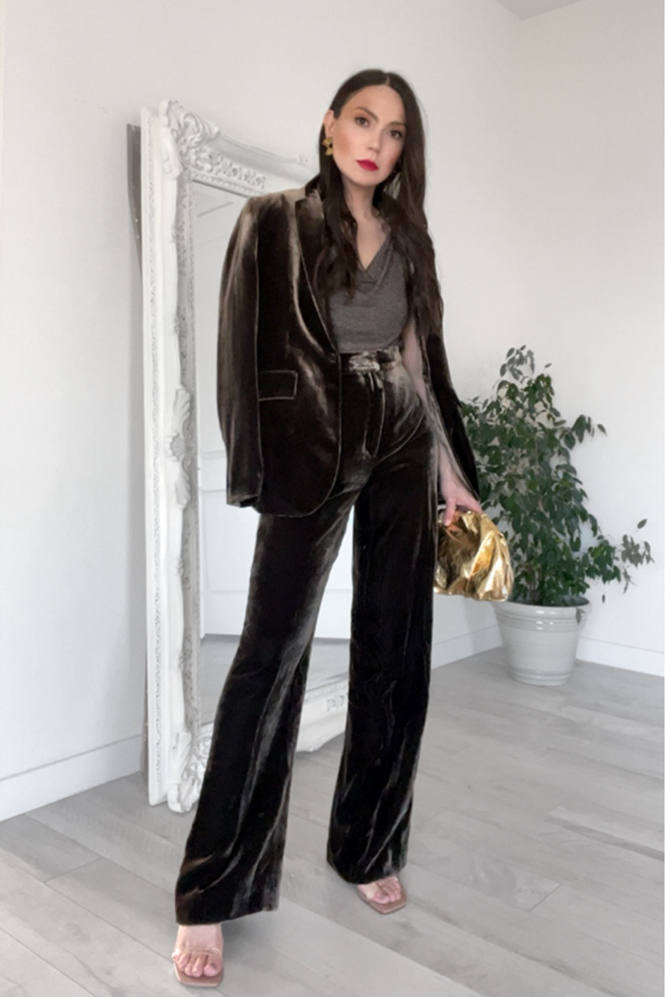Velvet outfit for elevated chic elegance 👌🏼

Velvet blazer
Velvet suit
Velvet pants
Gold clutch
Gold earrings
Party outfit 
Suit outfit for party 

#LTKstyletip #LTKunder100 #LTKHoliday