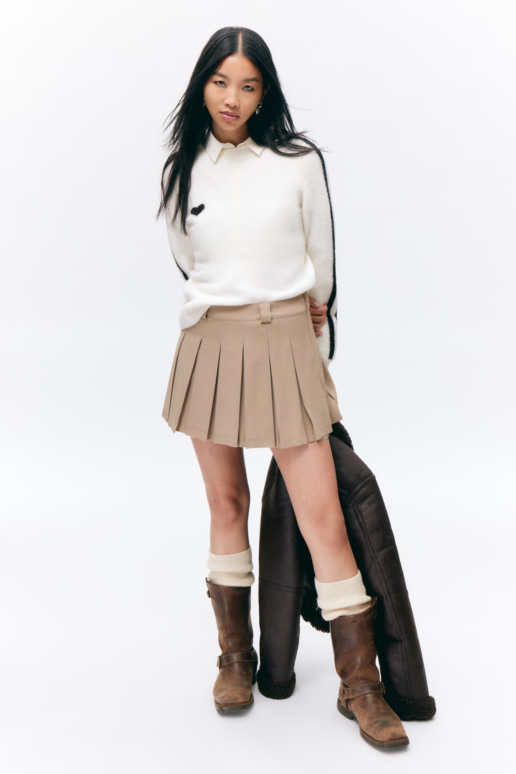 Niedrig taillierter Plissee-Minirock | H&M (DE, AT, CH, NL, FI)