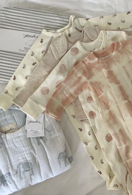 Pehr organic baby clothes, sleep bag, and sheets in the color pebble 🤍