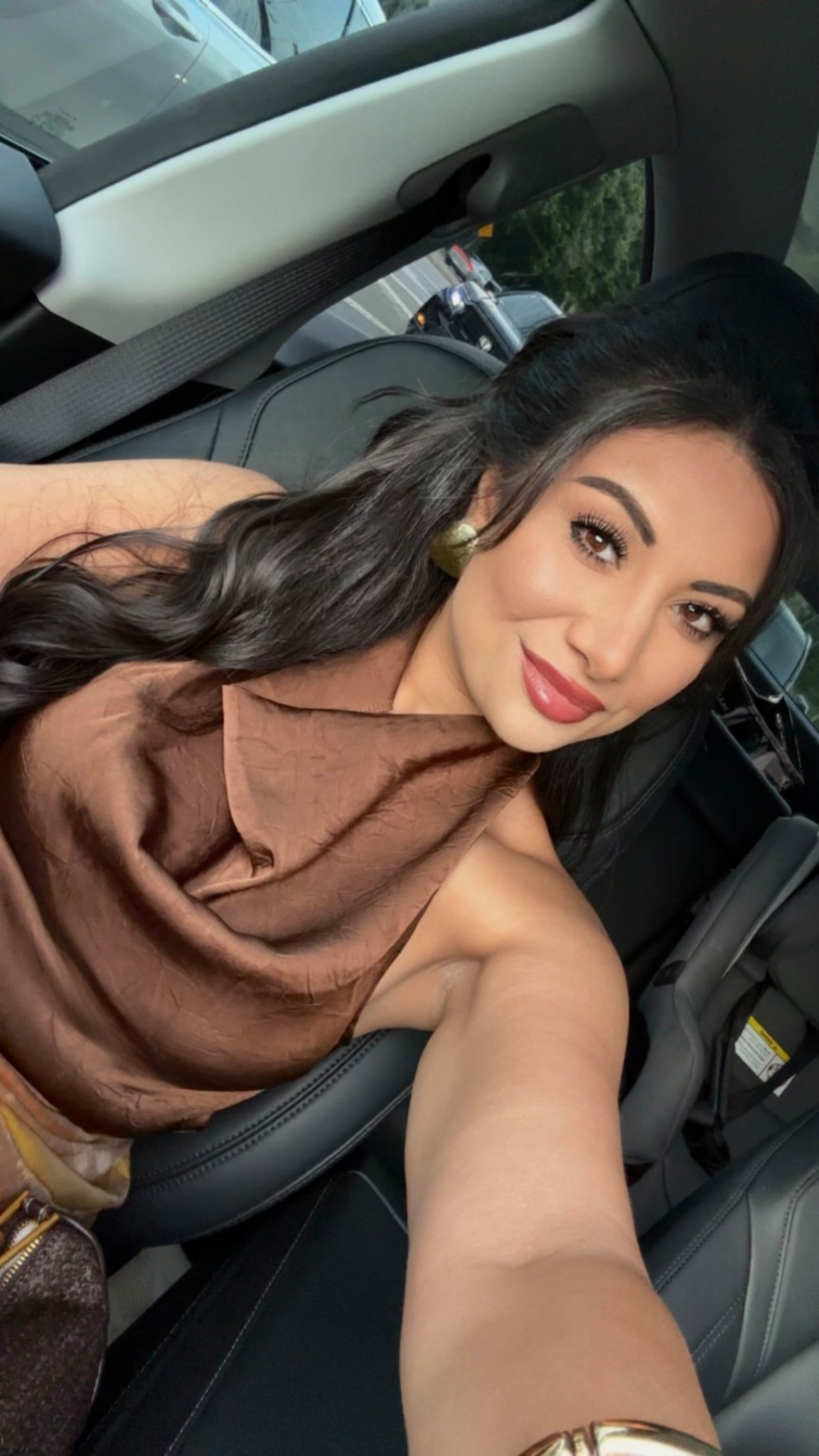 Zara satin draped cowl neck halter top🤎 definitely a summer staple piece this season!



#LTKStyleTip #LTKSeasonal #LTKSummerEdit