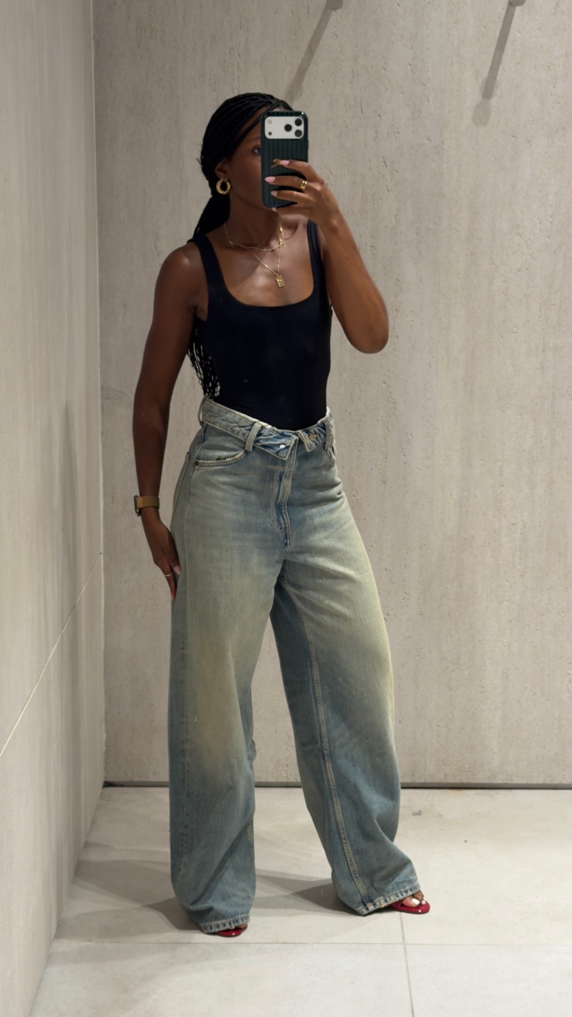 My current Zara denim obsession 👖✨
Wearing size EUR 34

#LTKjeans #LTKpetite #LTKeurope