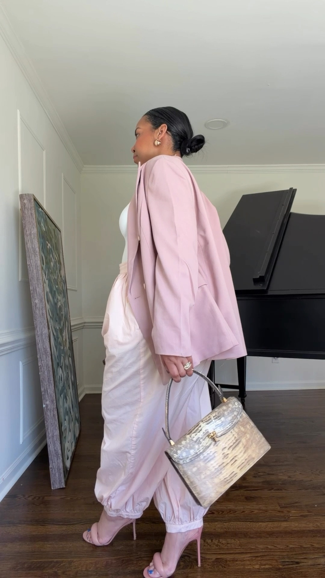 @Anthropologie Bubble hem pants might be my fave trend for spring. Paired with this new @H&M blazer for a fun take on a suit 💕

#LTKootd #LTKgrwm #LTKSeasonal