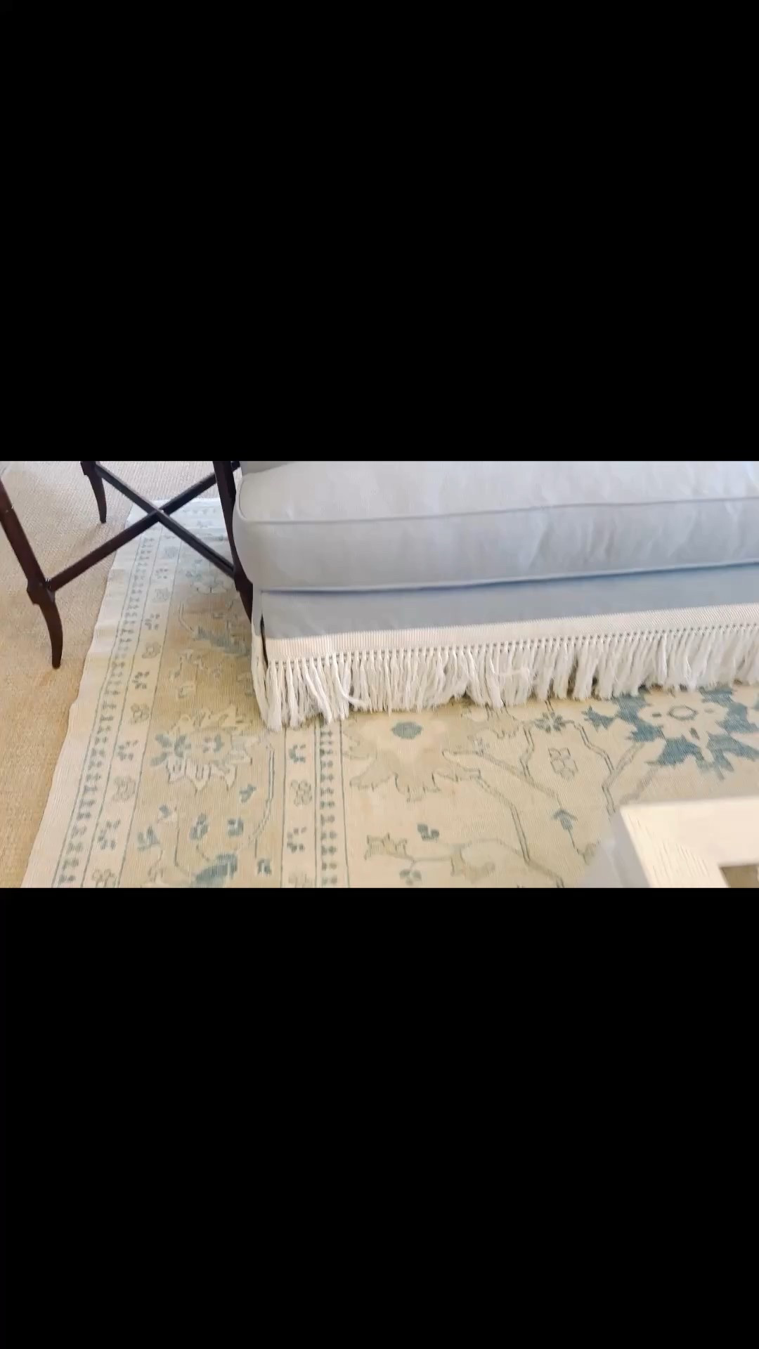 A sofa with fringe — a subtle detail that brings movement, texture, and just the right touch of drama.

#FringeSofa
#StatementSeating
#TexturedLiving
#DesignDetails
#ElevatedInteriors
#LivingRoomStyle
#ChicLiving
#LayeredTextures
#ModernGlam
#LTKHome




#LTKSaleAlert #LTKHome