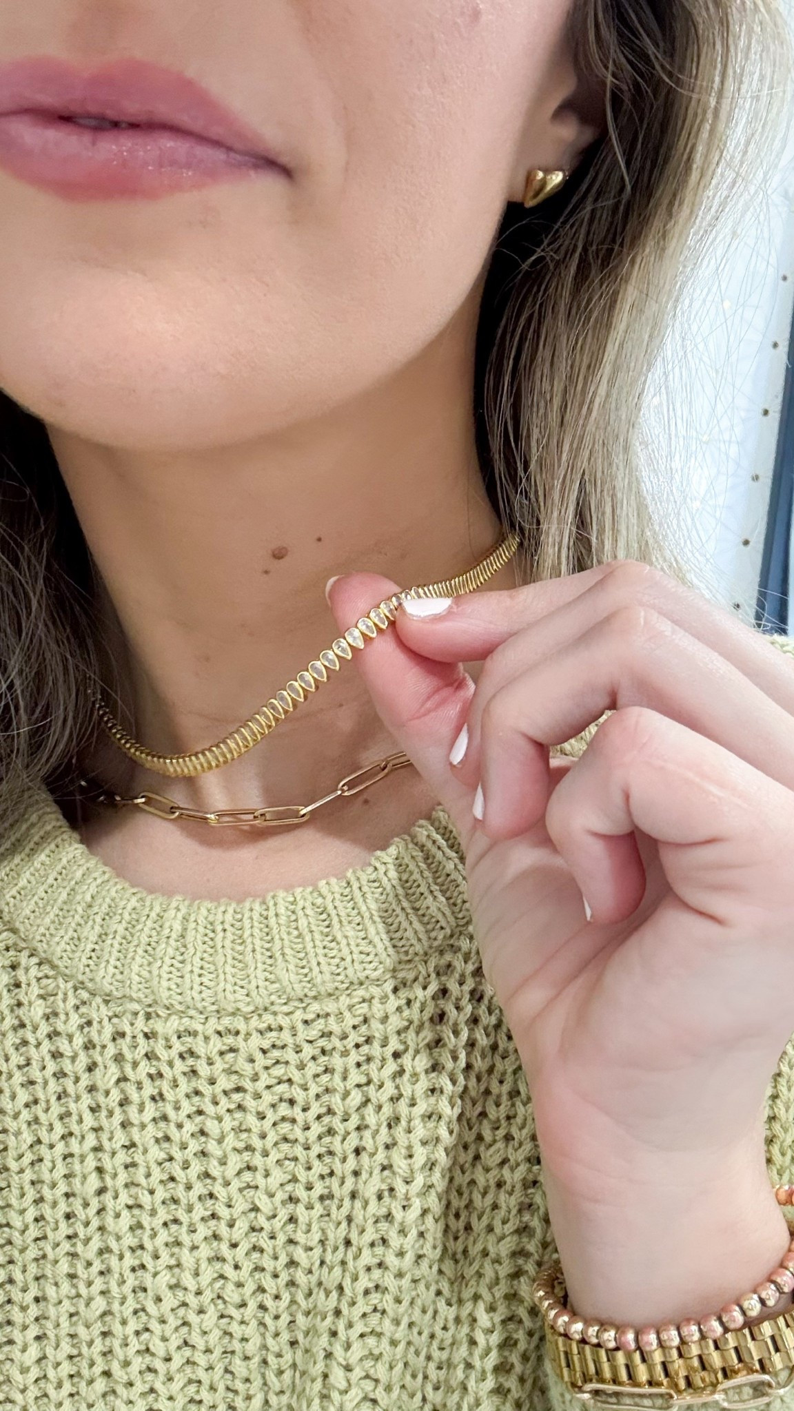 The perfect everyday necklace I’ve been wearing. I love the shape! 