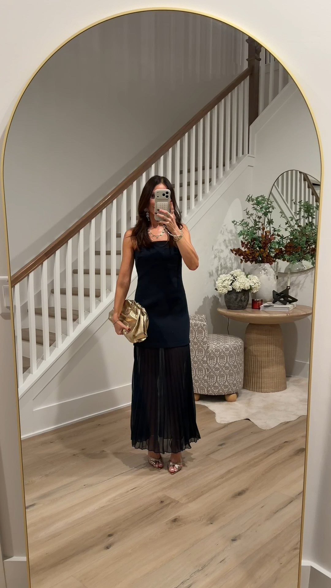 Holiday dress/ wedding guest dress/ party dress I’m wearing xs 

#LTKShoeCrush #LTKHoliday #LTKItBag