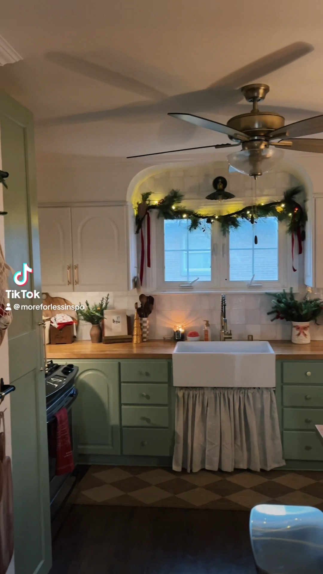 Love how far along my kitchen has come, it’s so cozy & truly a great space to be in ☺️ 
.
#kitchen #kitchendecor #christmas #christmasdecor #diy #nodemoreno

#LTKStyleTip #LTKSeasonal #LTKHome