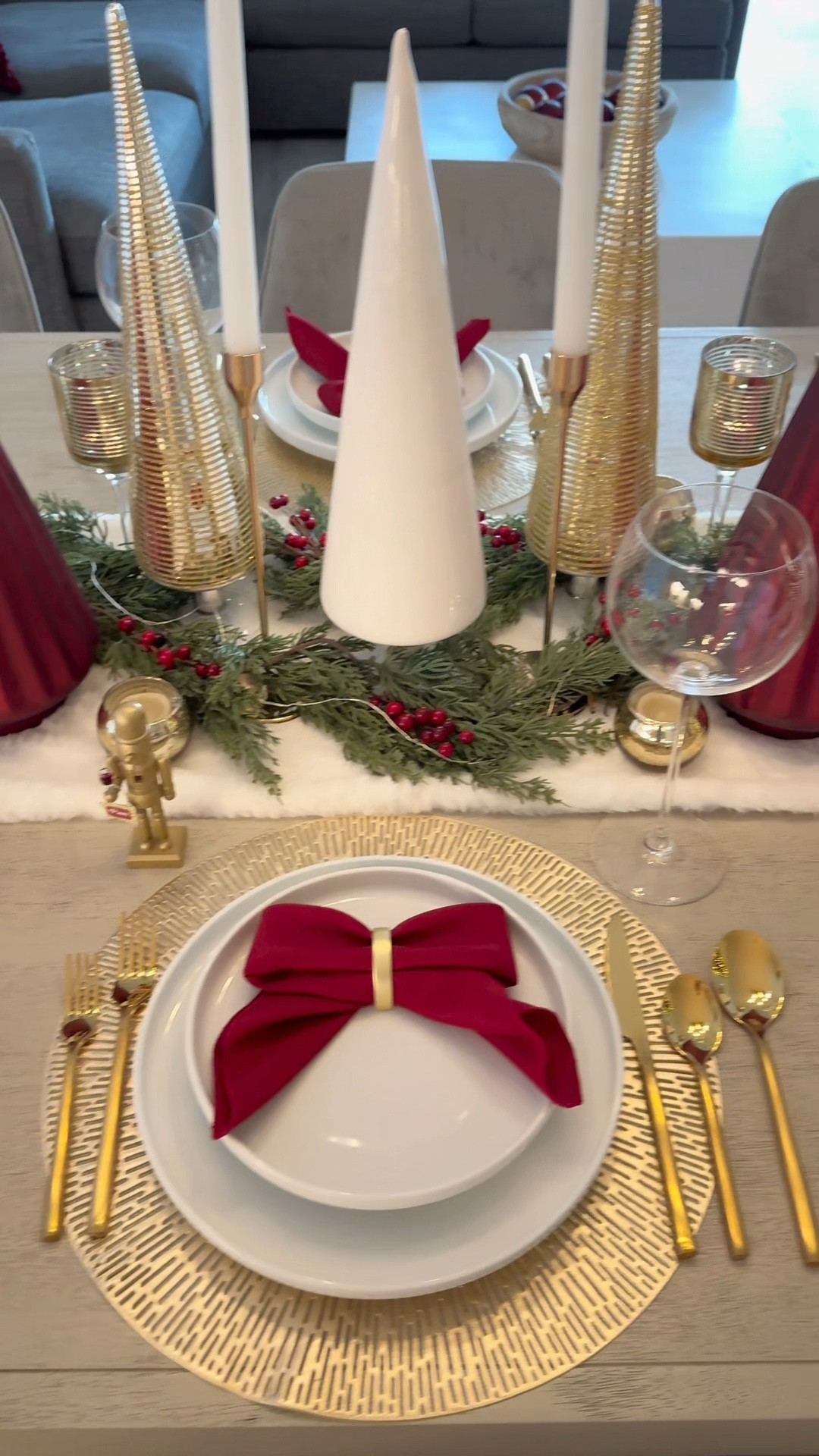 Christmas Tablescape 


#LTKHome #LTKParties #LTKHoliday