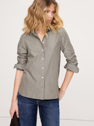 The Everyday ShirtShop This LookThe Everyday Shirt$90.00Image of 5 stars, 4.55 are filled, 300 Ra... | Banana Republic (US)