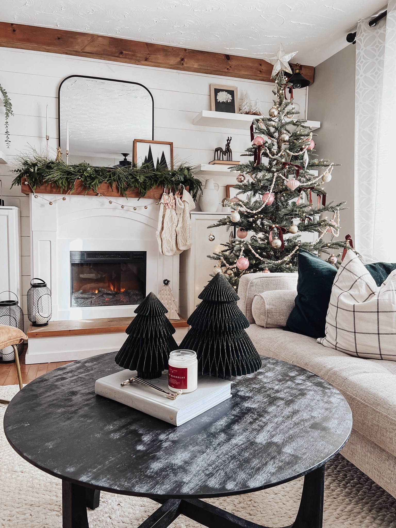 Living Room Christmas Decor

#LTKSeasonal #LTKHoliday #LTKHome