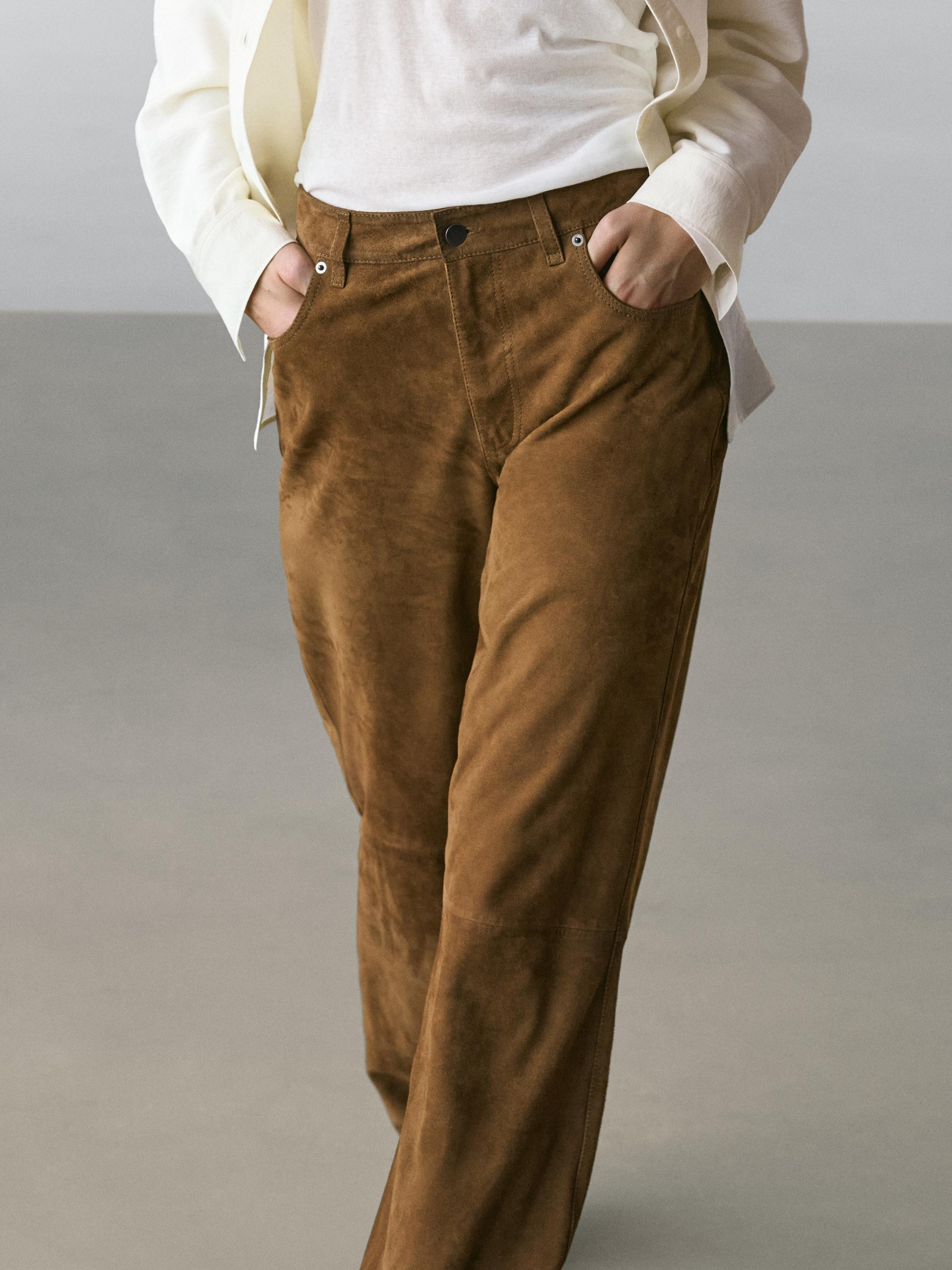 Hose im Straight-Leg aus Wildleder | Massimo Dutti DE