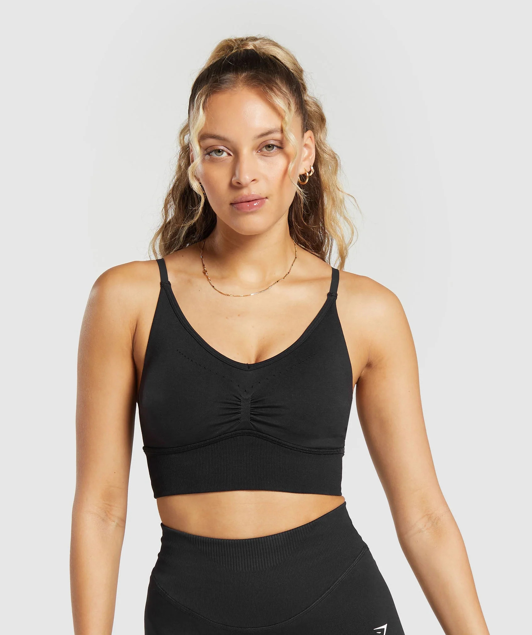 Gymshark Sweat Seamless Cross Back Sports Bra - Black | Gymshark UK