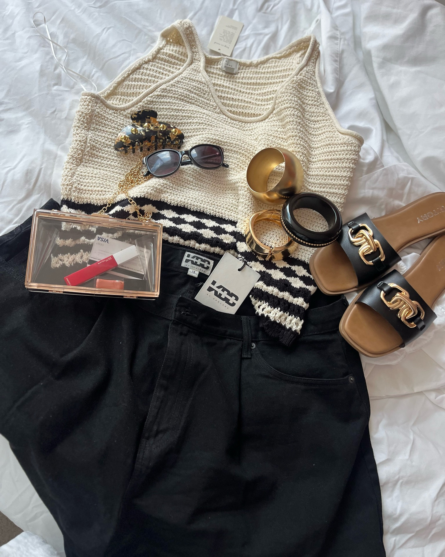 @Target #ad #sponsored 

What are we wearing to the Essence Fest this summer? A cute @Target outfit, of course! 

I am wearing size XXL in the top and size 18 in the KBB shorts.

#LTKootd #LTKOver40 #LTKPlusSize