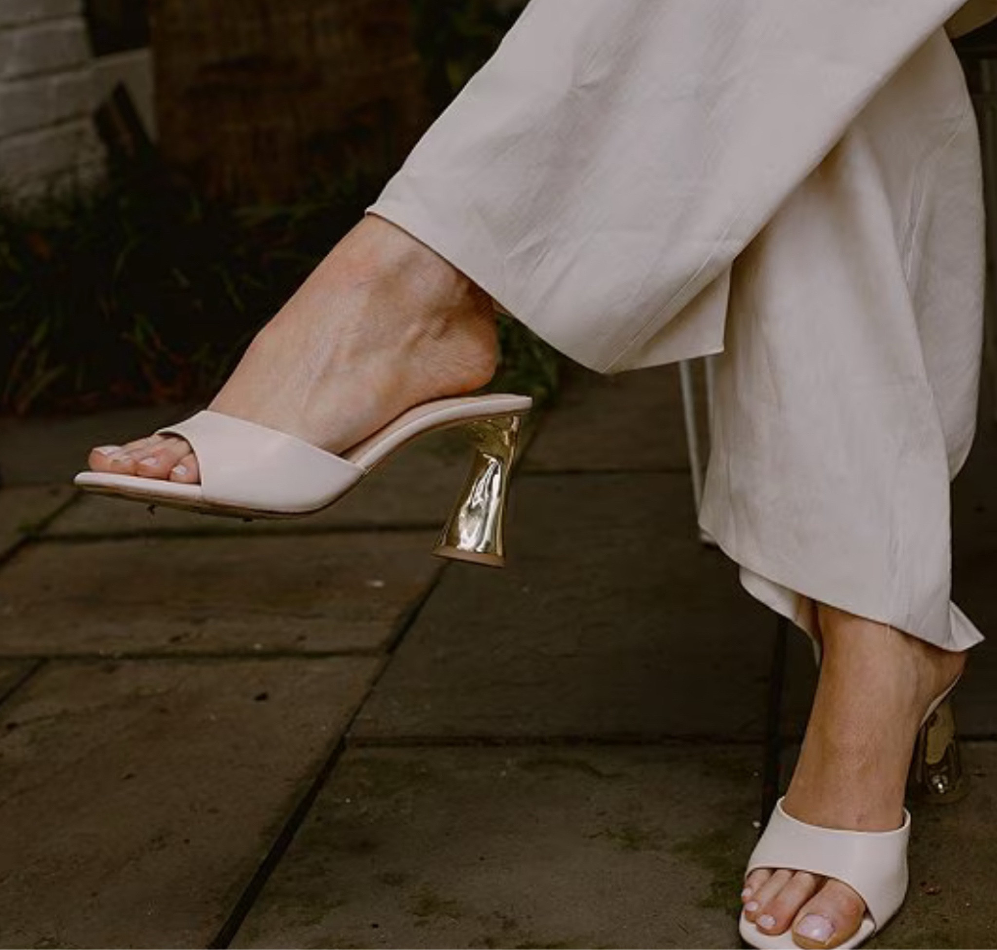 Cutest shoes for spring and summer coming up! Love the heel 🤩


Launch
Shoe finds
Date night
Workwear 

#LTKShoeCrush #LTKSeasonal #LTKWedding