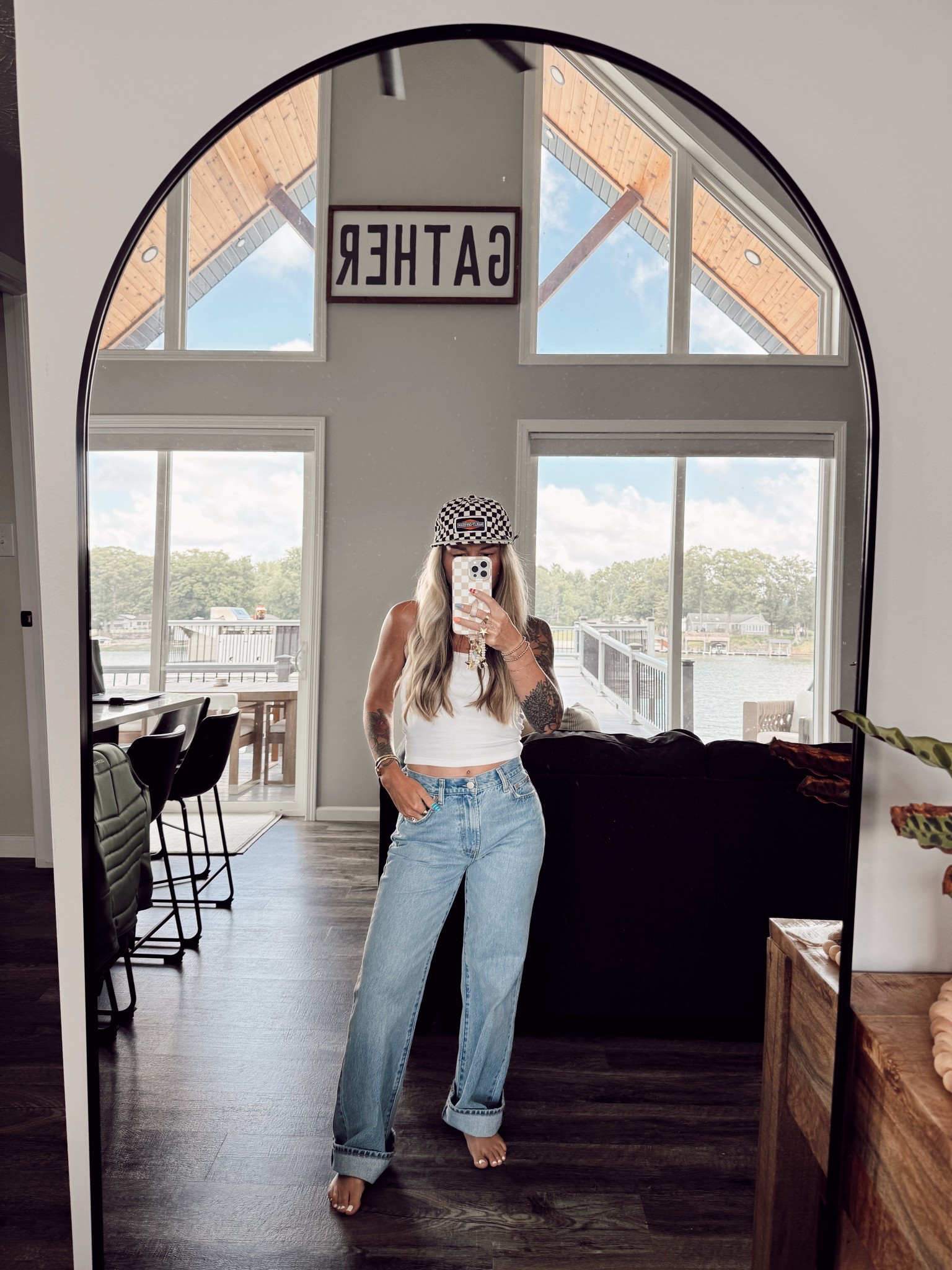 Officially an aritzia girlie now! 
Wearing a size 24 in denim & small in tank
Hat is from TikTok shop 🏁