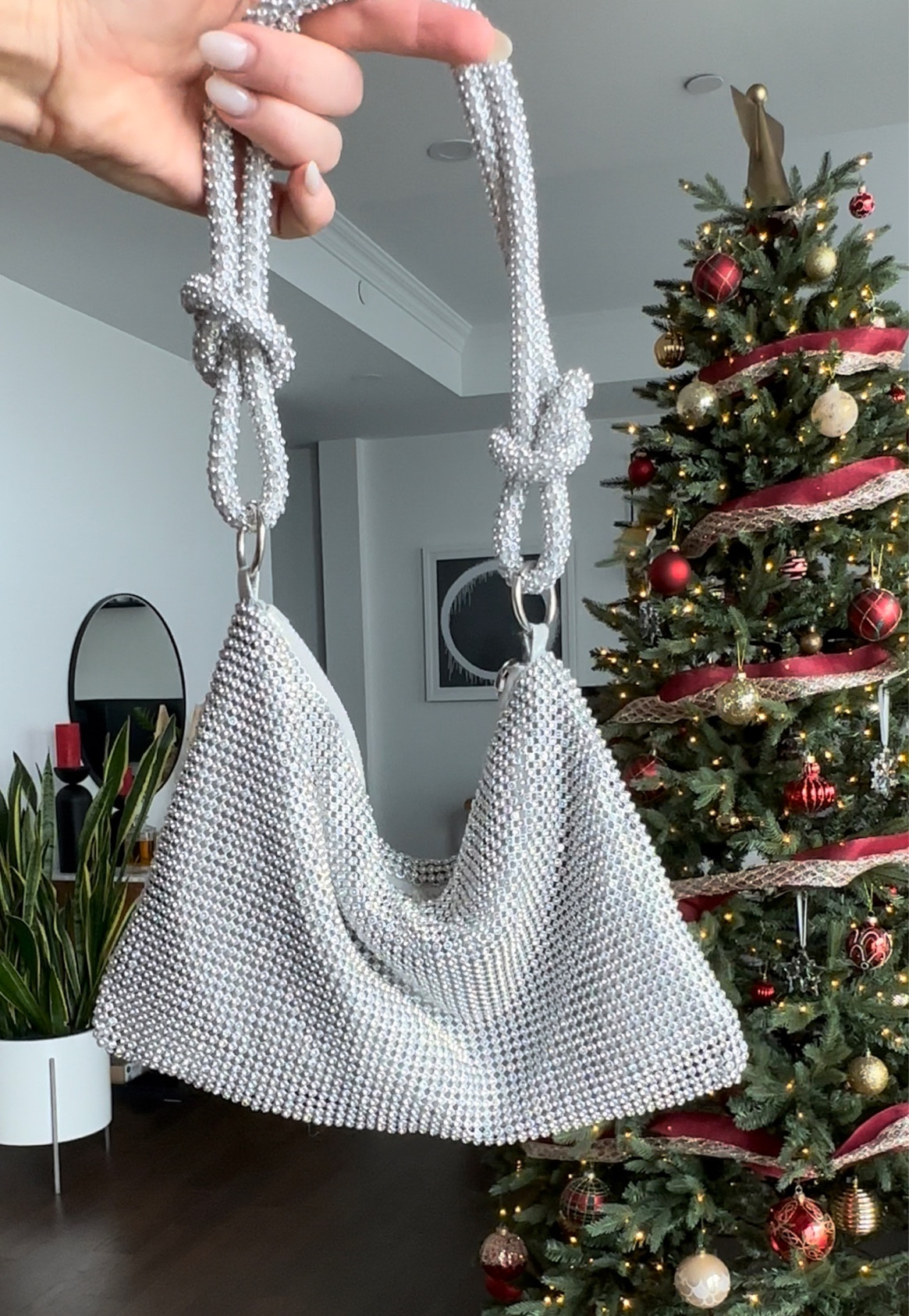 THE bag for all your holiday events! ✨👜

#LTKHoliday 

#LTKitbag #LTKSeasonal