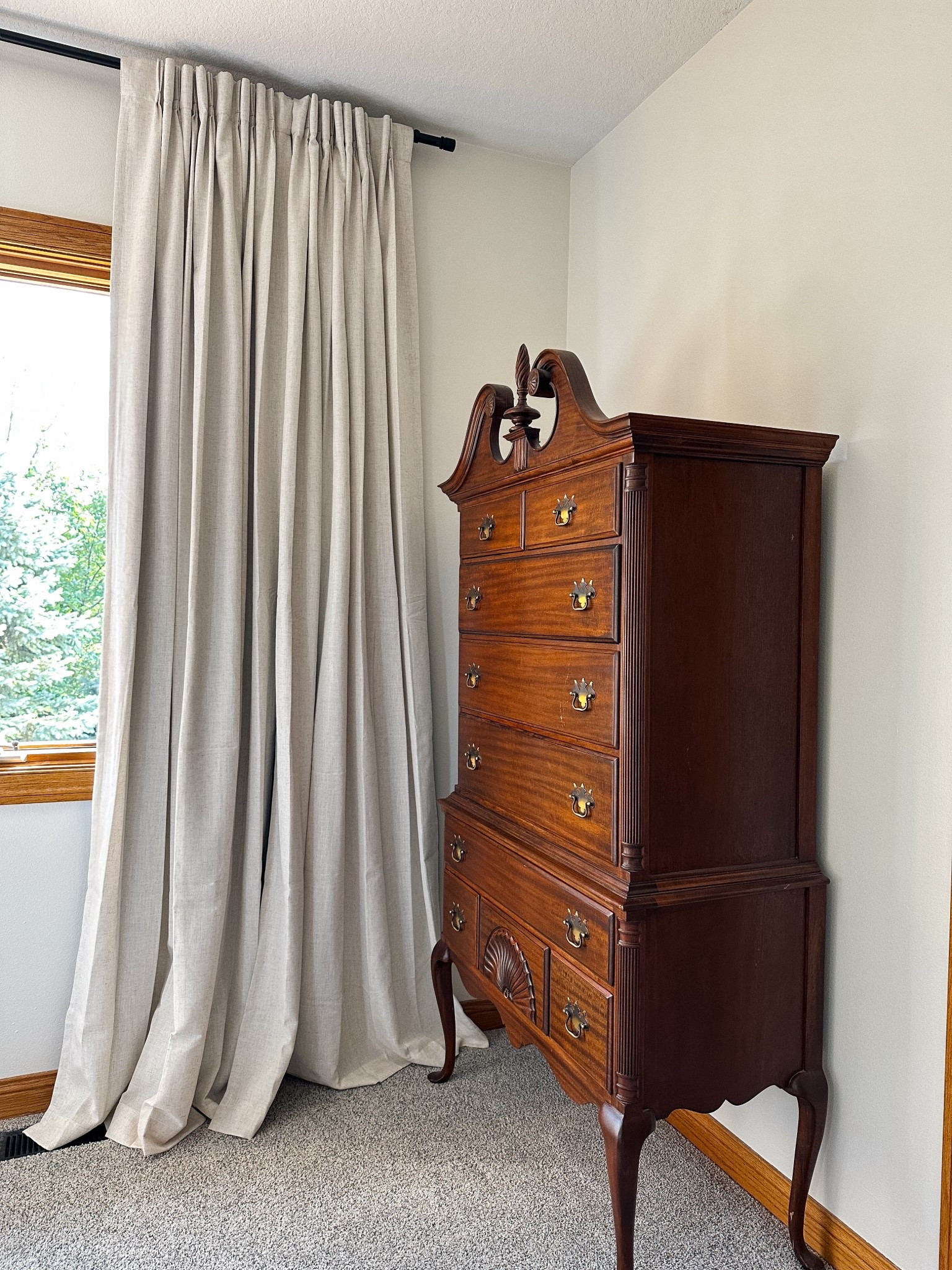 Pinch pleat blackout curtains 