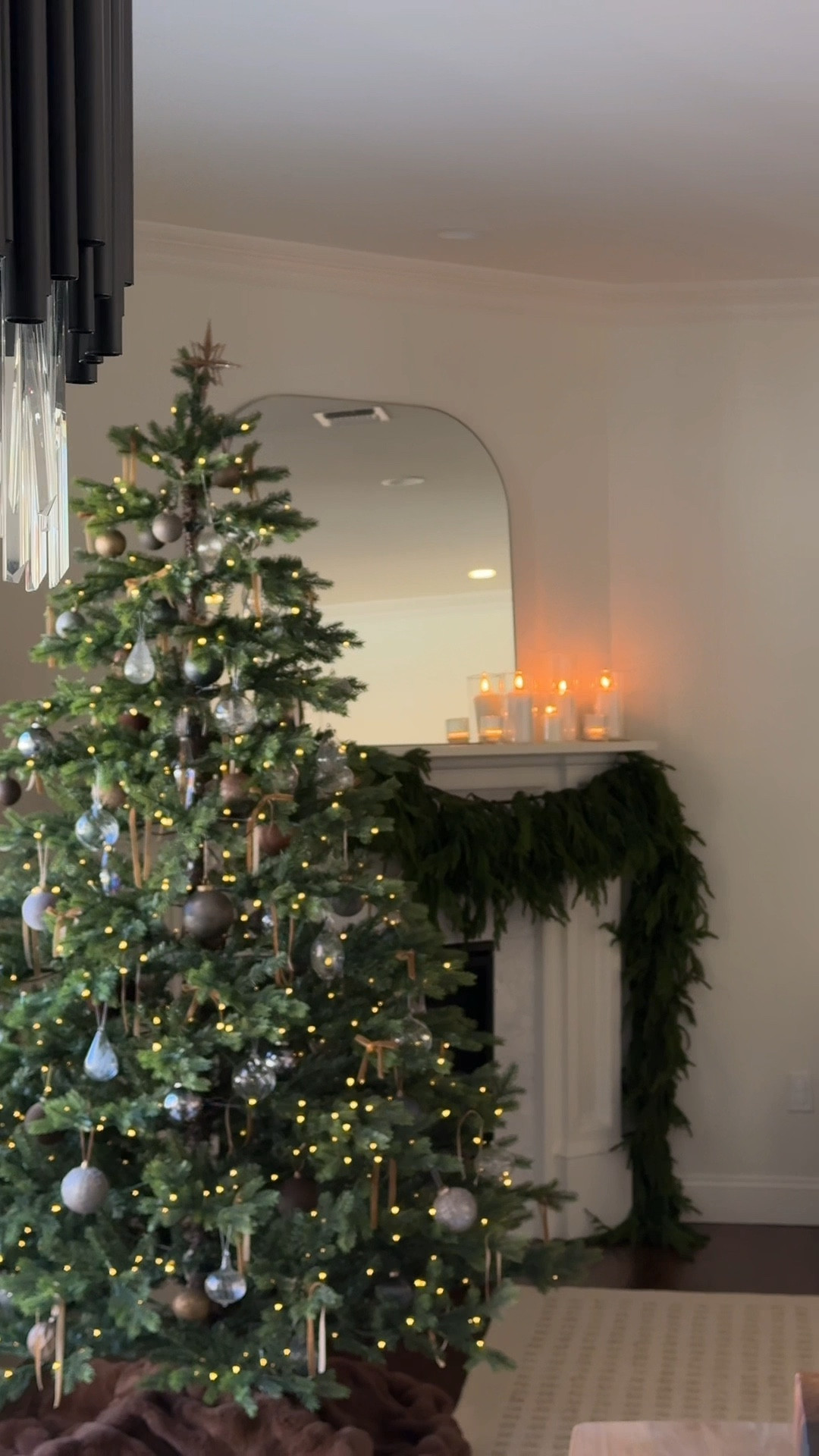 Slowly setting the scene for this years holiday…

#christmastree #holiday #decor #candles #ornaments #twinkletree #bow #quietluxury #ltkseasonal #ltkover40

#LTKFindsUnder50 #LTKHome #LTKHoliday