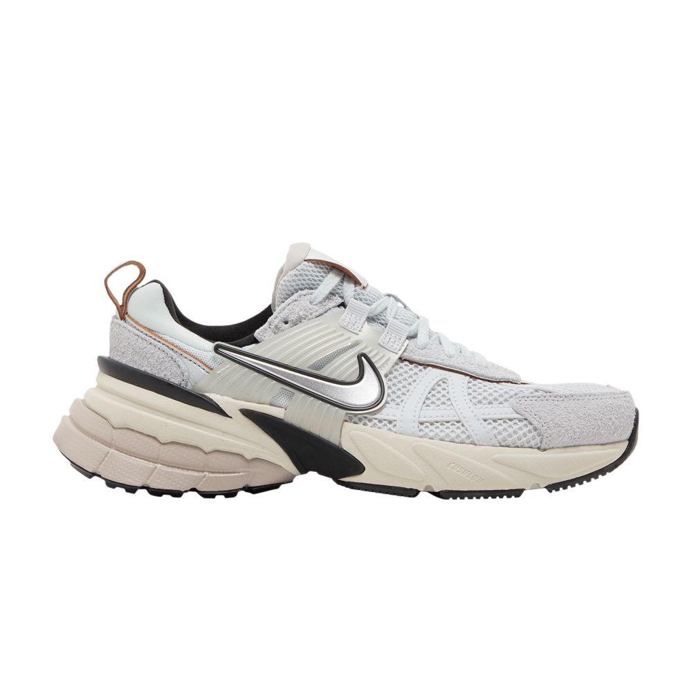 Nike Wmns V2K Run 'Pure Platinum Chrome' | Grey | Women's Size 9 | GOAT