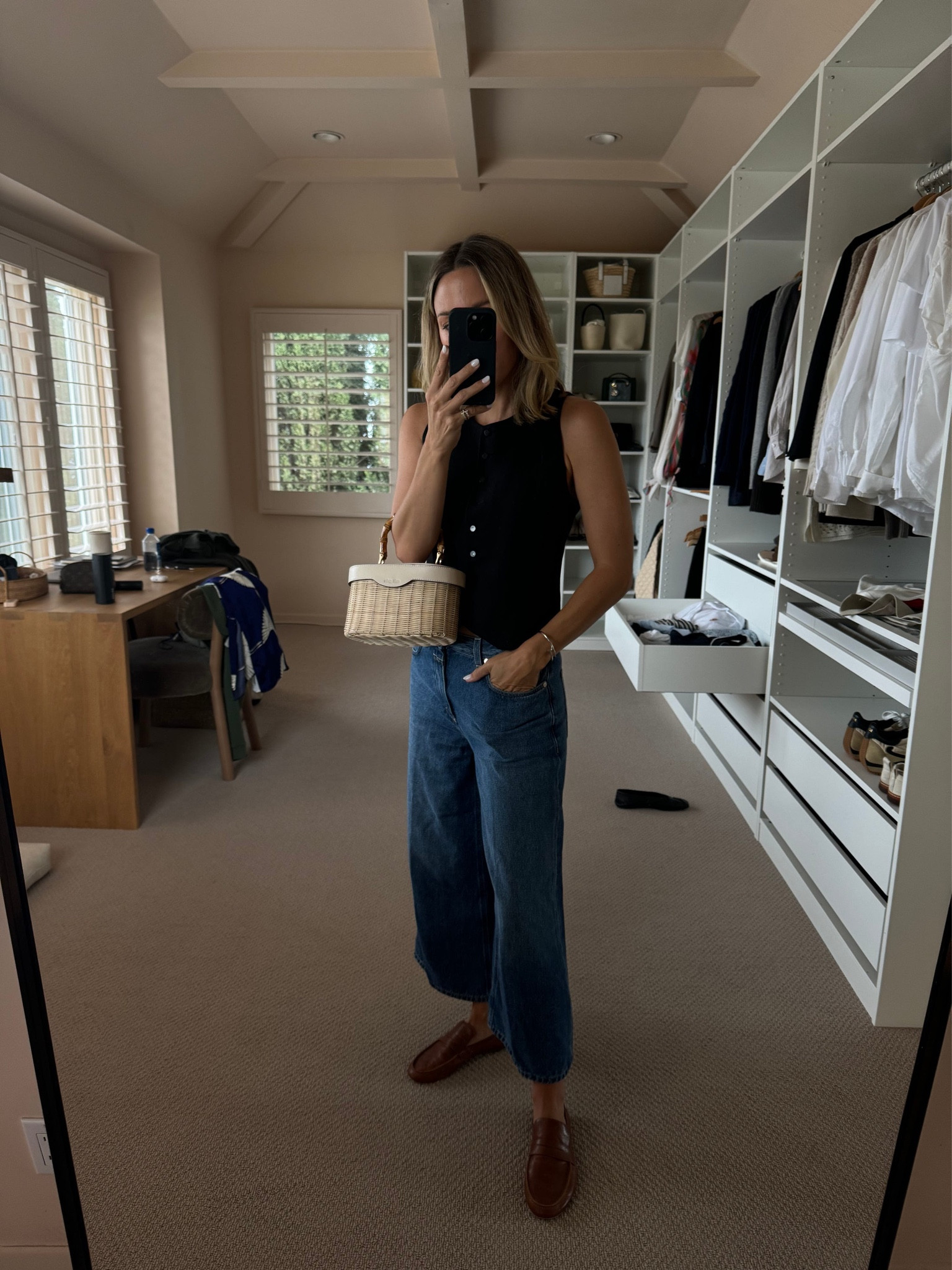 Love finding different ways to style this Wyeth vest 🖤