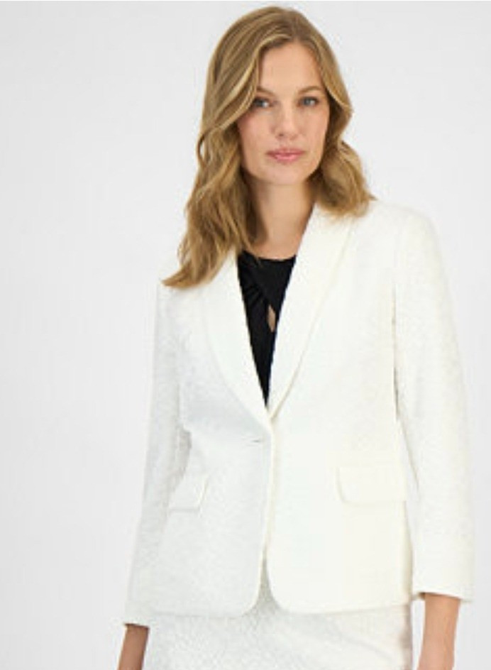 Women's bonded lace white blazer for petite women.

#LTKPetite #LTKMidsize
