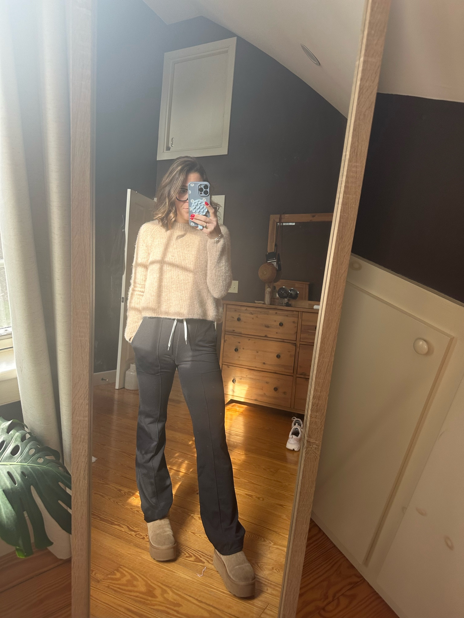 Comfort is the goal vuori and quince for the Monday comfort vibes 

#LTKFindsUnder100 #LTKGiftGuide #LTKSeasonal