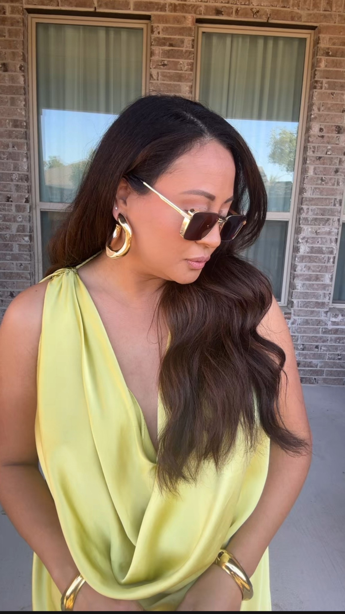 ZW COLLECTION SATIN FLOWY DRESS

ZARA WOMAN COLLECTION

Sleeveless midi dress with a flowy neckline. Open back. Draped fabric detail.
LIME GREEN | 3067/381/520