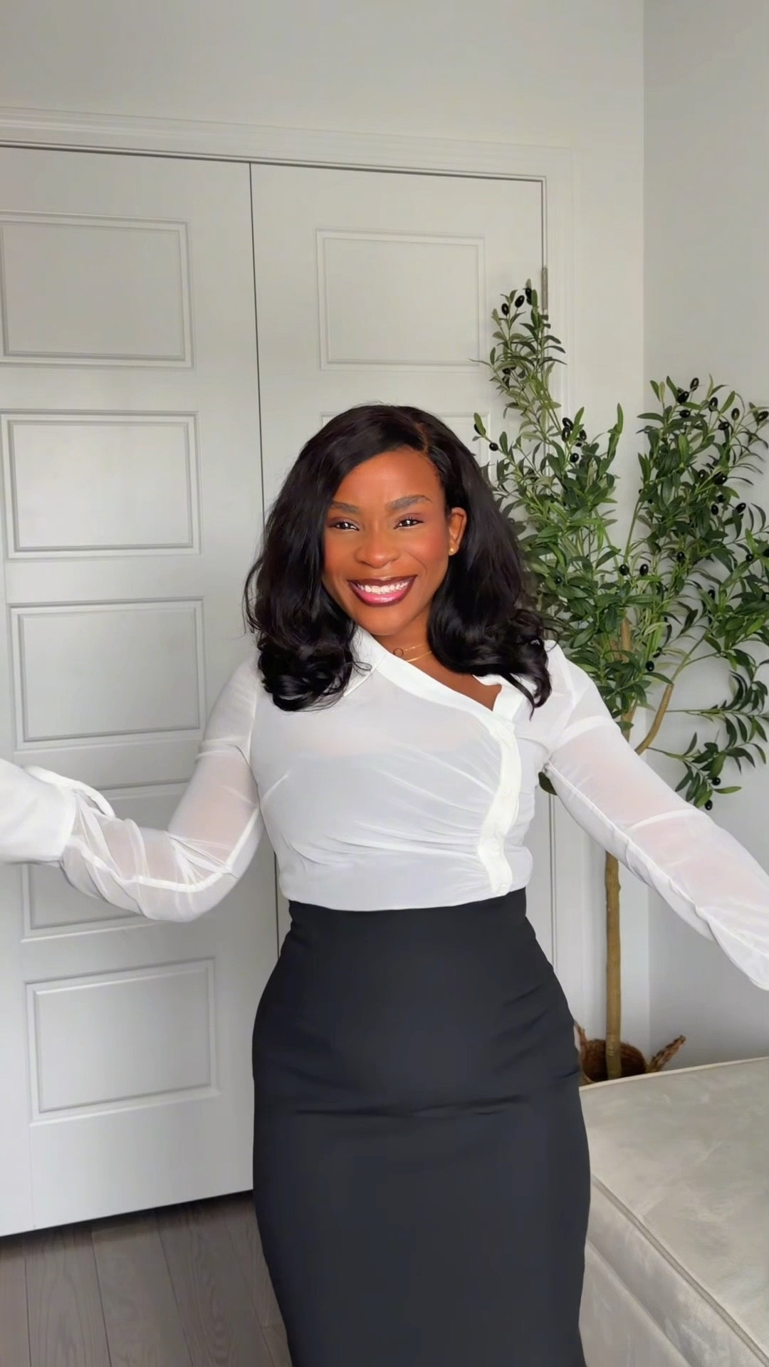 Starting the year in classic mode 🖤🤍
Happy New Year (again!) & Happy New Week!
First workday of the year for me, and I’m stepping in motivated, focused, and ready.
New goals, fresh energy, same timeless style.
👉 Save this look for your work outfit inspiration.

#LTKstyletip #LTKworkwear #LTKmodest