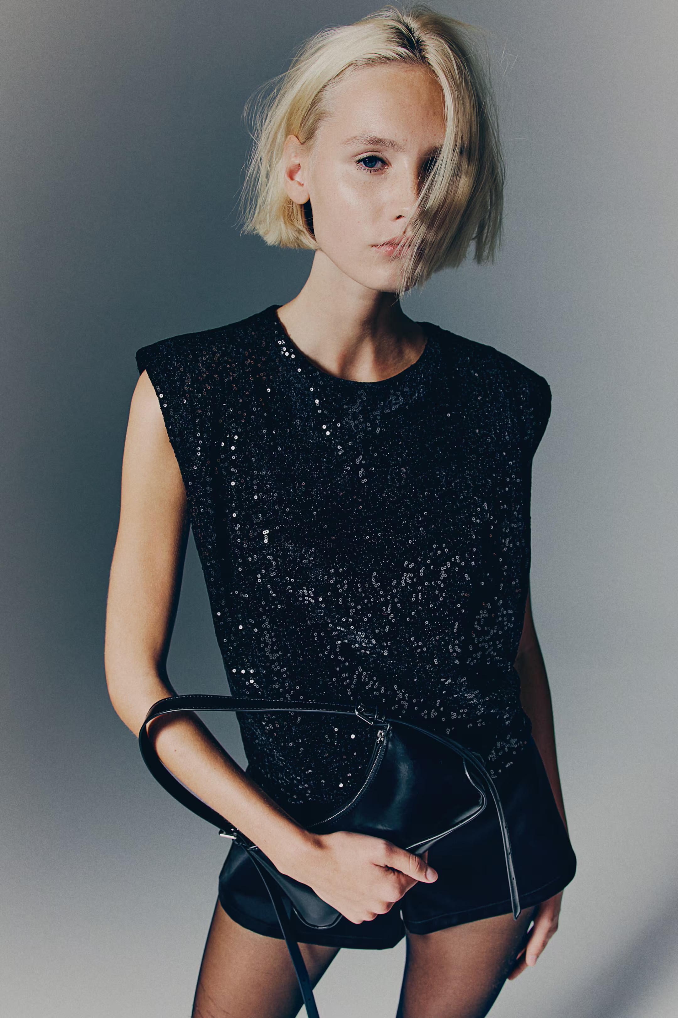 Sequined shoulder-pad top - Black - Ladies | H&M GB | H&M (UK, MY, IN, SG, PH, TW, HK)