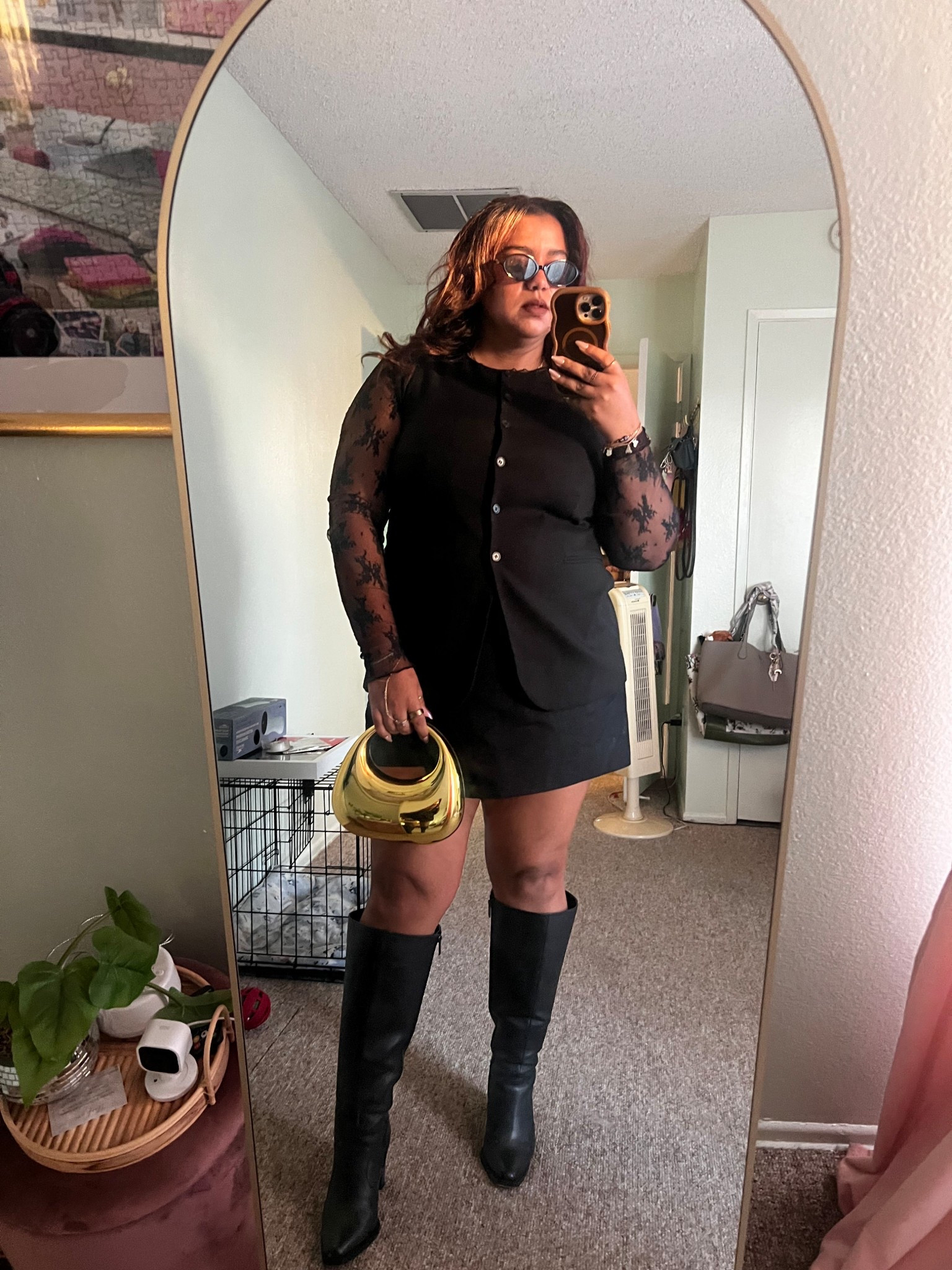 Day 16/31 shopping my closet! Monochromatic look for date night! I love these pieces from H&M and right now they are having a holiday weekend sale. 

#LTKSaleAlert #LTKMidsize #LTKootd
