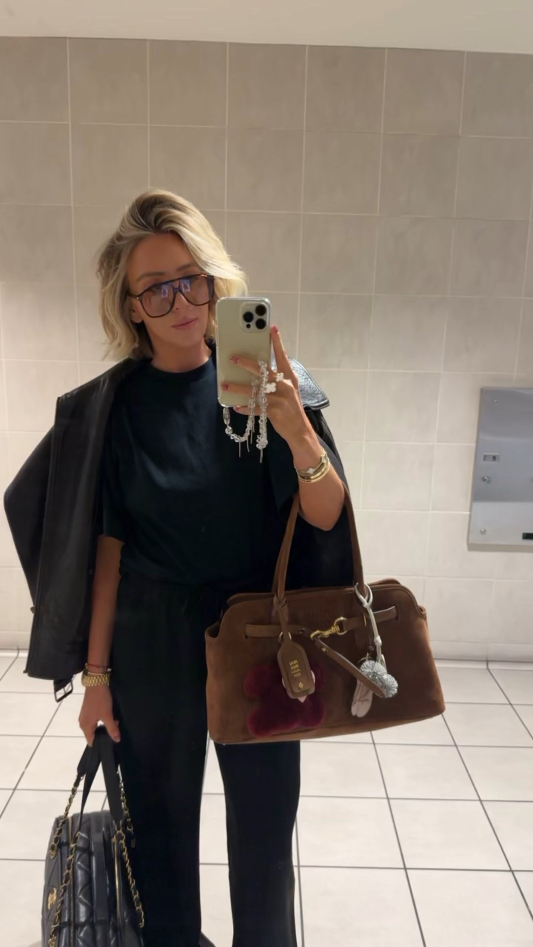 The tee and satin pants you need from Aritzia… and they’re on sale! 🔥🔥🔥