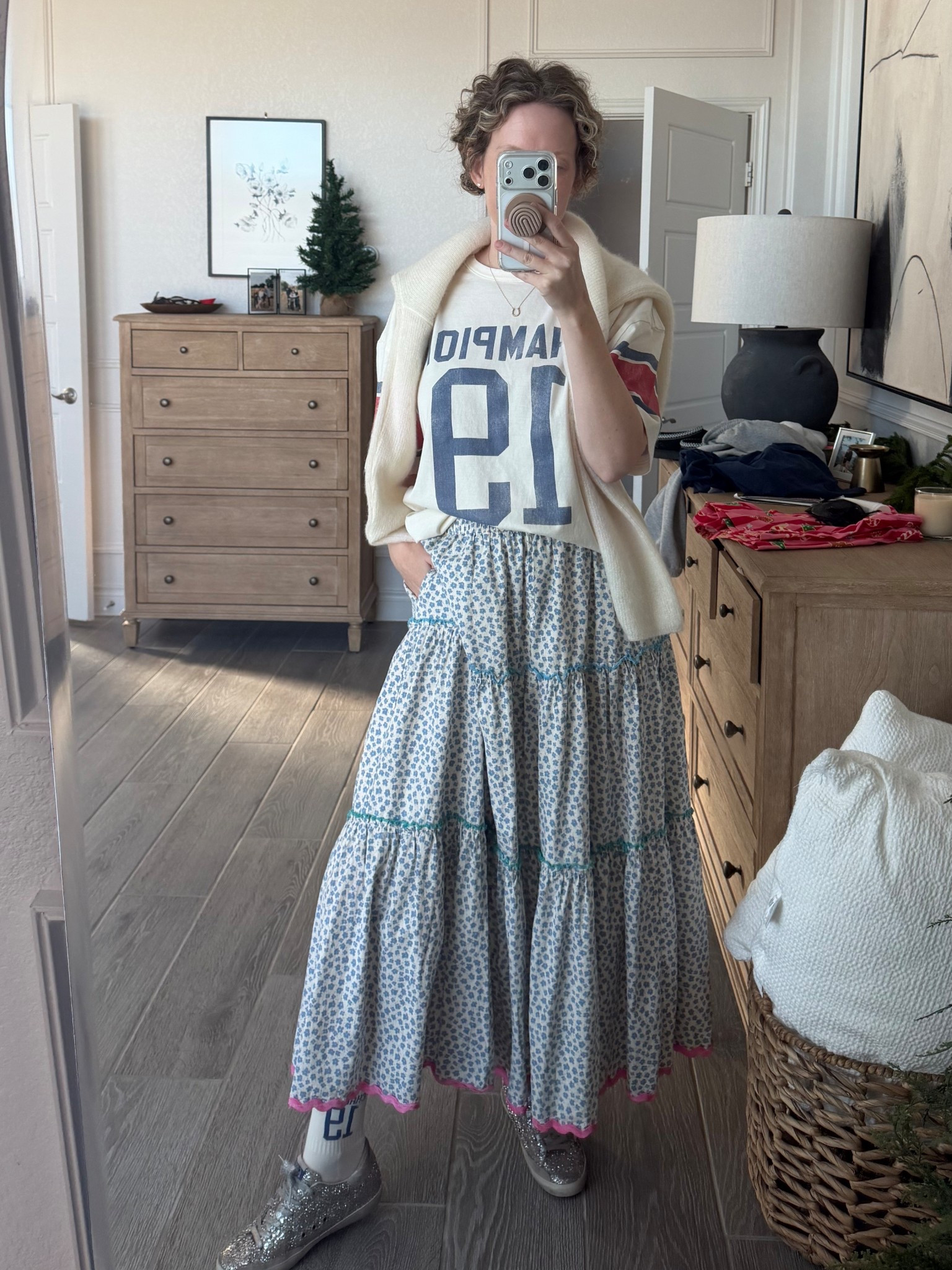 Wearing a medium in men’s shirt, XS in Sezane cardigan 