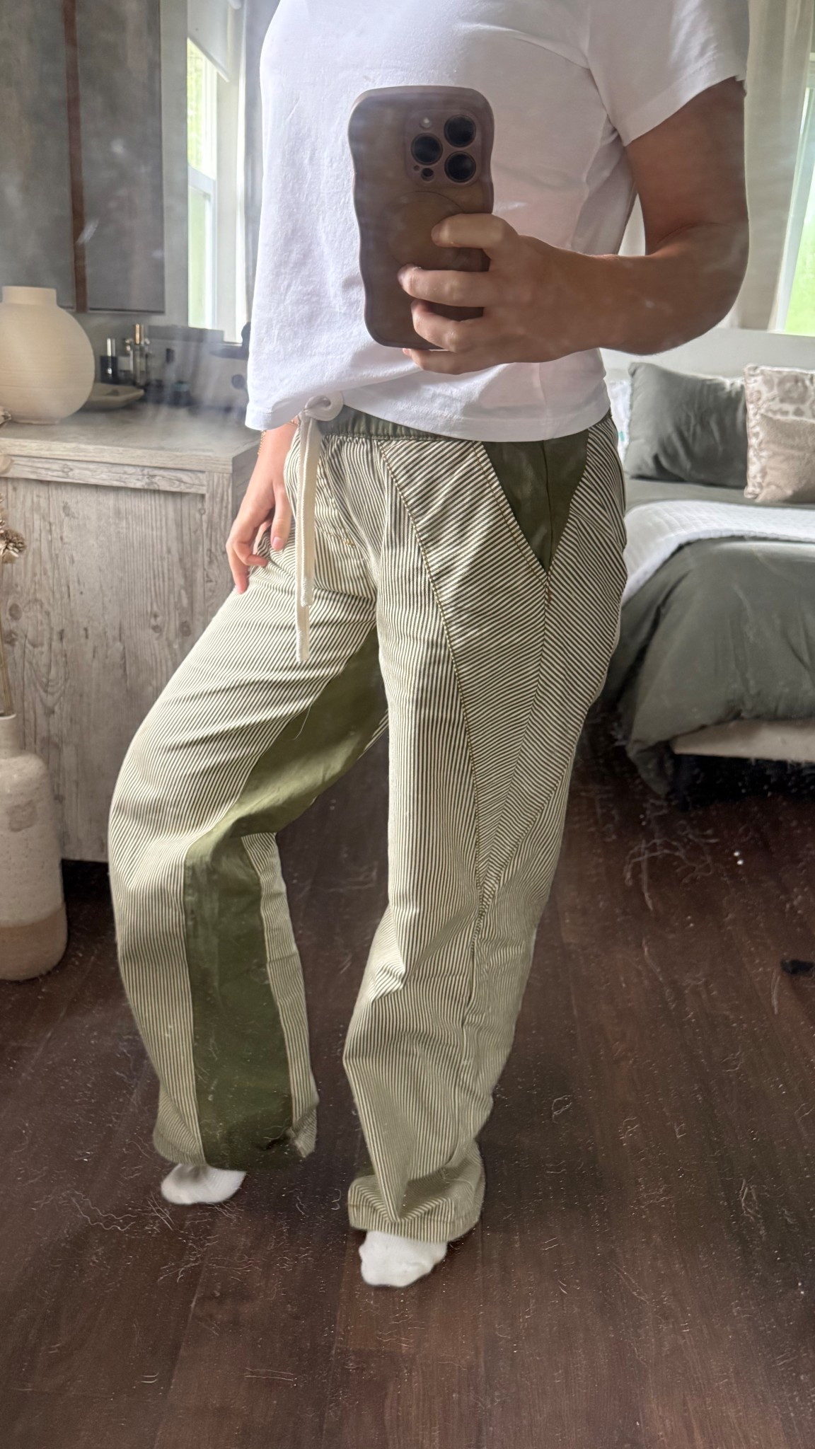 Free people dupe pants from Amazon! These are fun as we transition into fall. Would be cute with a sweater too! 

#transitionlook #fall #amazon #freepeople #freepeopledupe

#LTKStyleTip #LTKFindsUnder50 #LTKSaleAlert