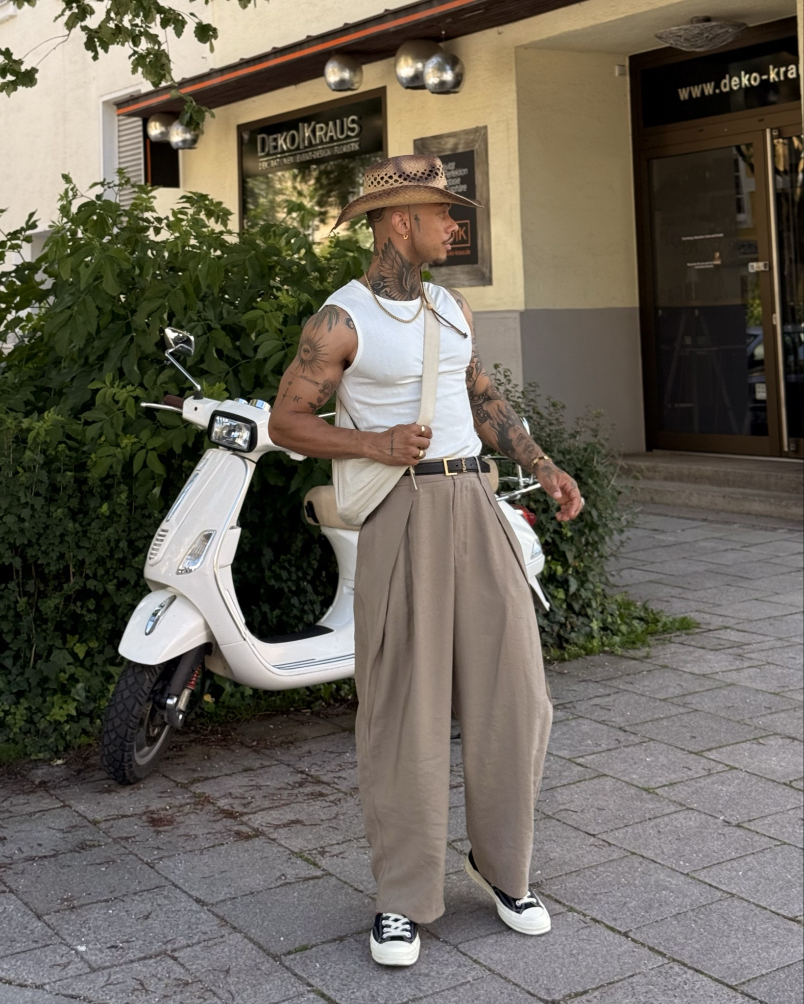 Summer Outfit 
#strohhut #cowboyhut #menstyle #chucks #tanktop #summerstyle #summeroutfit

#LTKherren #LTKAroundTheWorld #LTKdeutschland