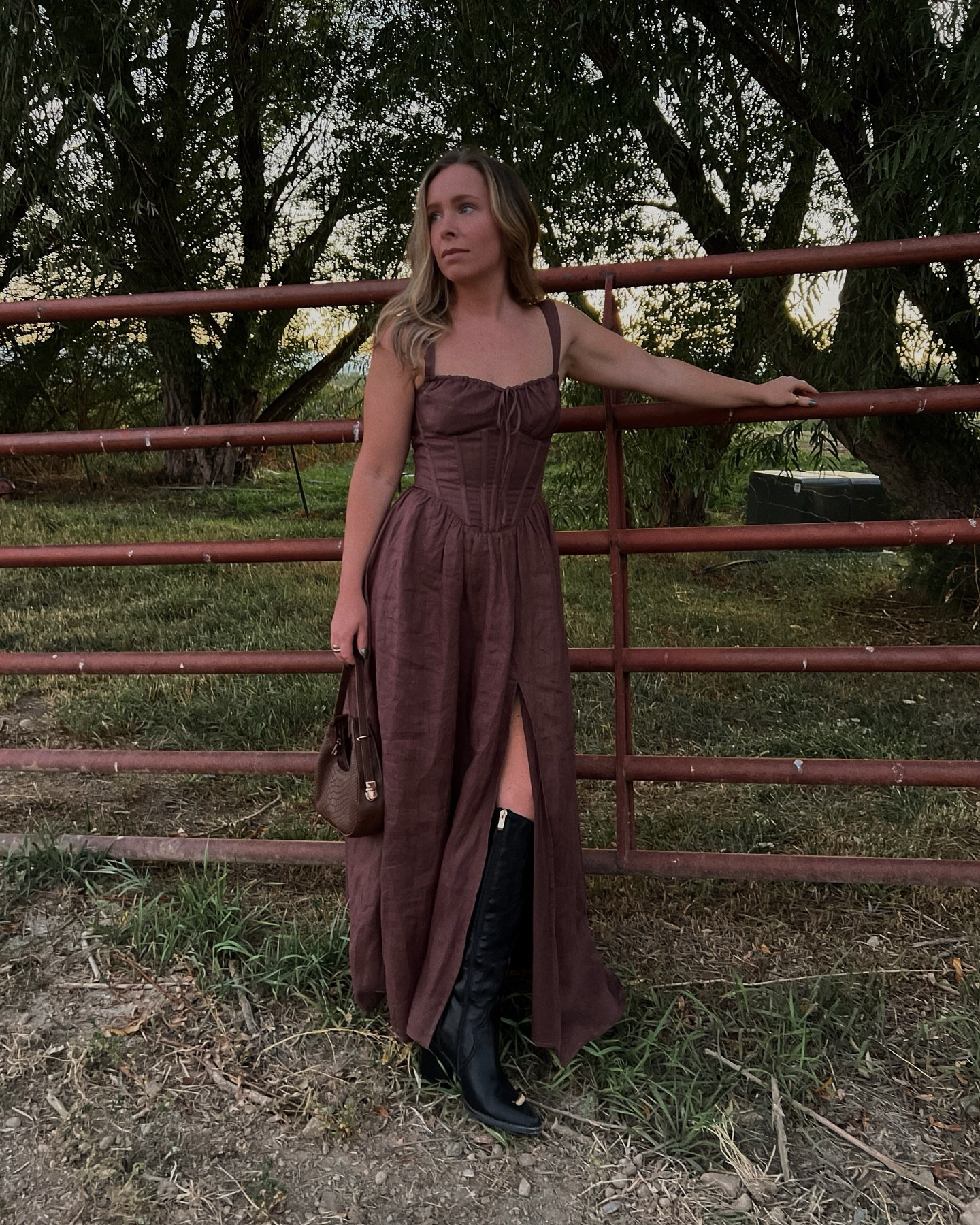 Somewhere out west ⛰️🌾🪵👢

#ootd #ootdshare #weddingguestdress #fallwedding #bohowedding #petitefashion #revolveme #westernfashion 
Wedding guest dress, farm wedding guest dress, fall wedding guest dress, brown maxi dress, western wedding guest dress, cowgirl boots, western dress, formal dress, fall fashion, petite fashion