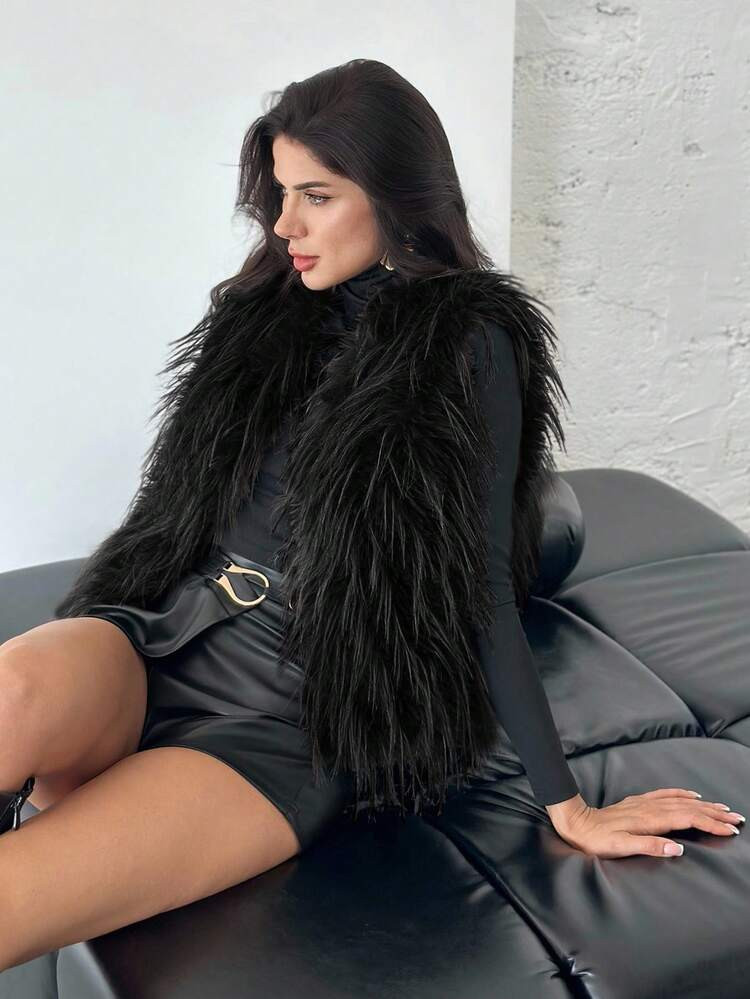 Aleeveless faux fur jacket | SHEIN