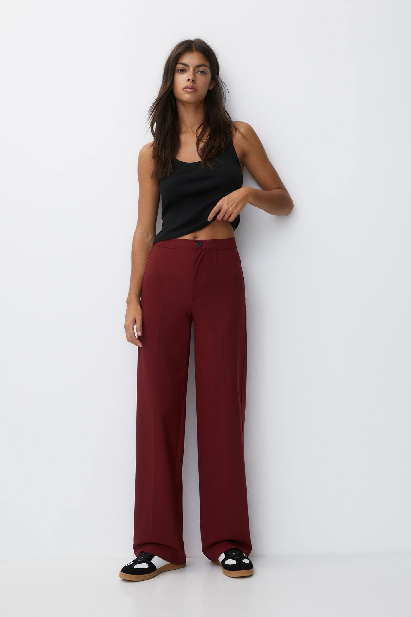Pantaloni eleganti con pince | PULL and BEAR IT