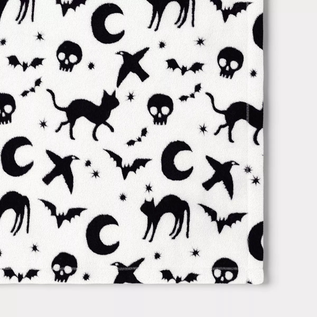 Halloween Throw Blanket White/Black - Hyde and EEK! Boutique\u2122 | Target