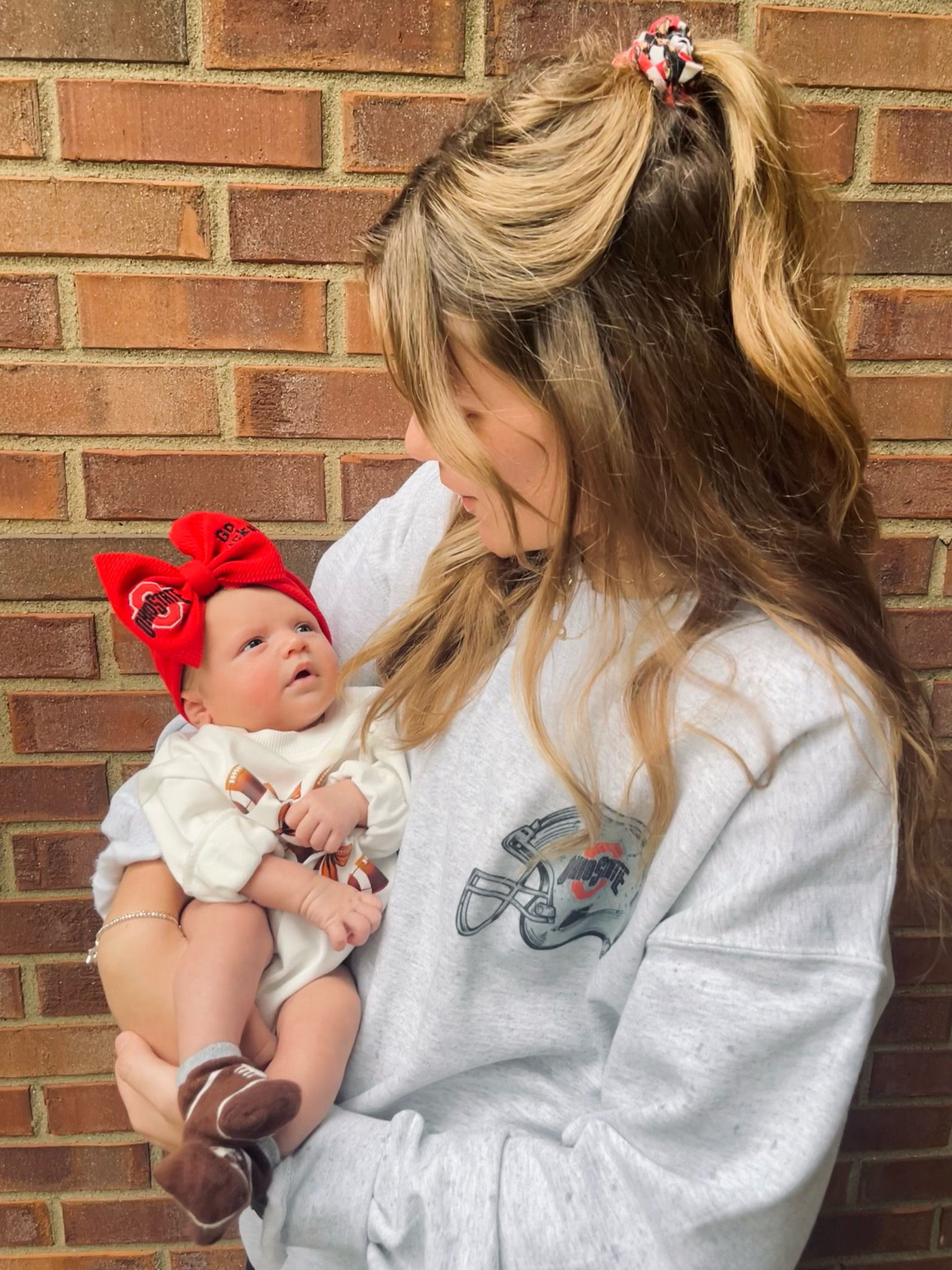 trendy college game day fit
•
•
•
#etsy #ohiostate #football #bows #babygirl #sweatshirt #girly #fallfashion

#LTKBaby #LTKParties #LTKSeasonal