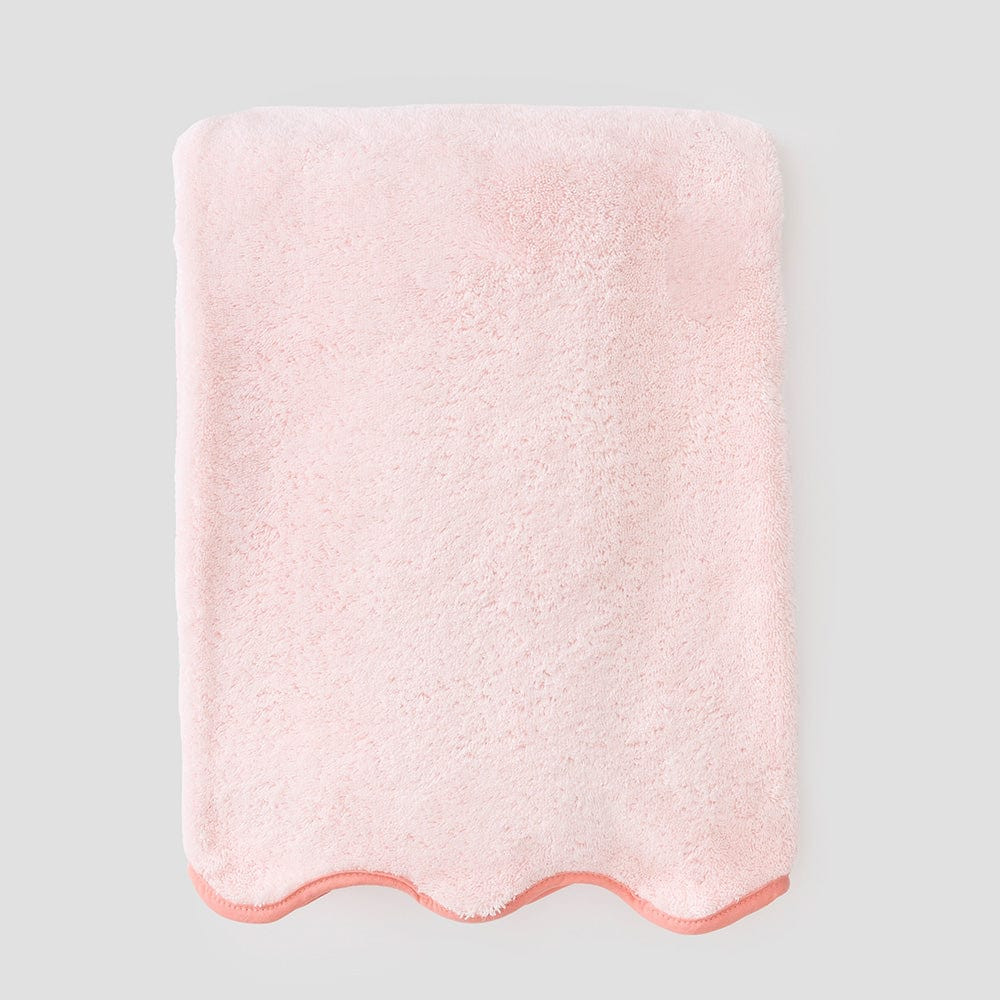 Monogrammed Plush Luxury Scallop Bath Towel | Weezie | Weezie Towels